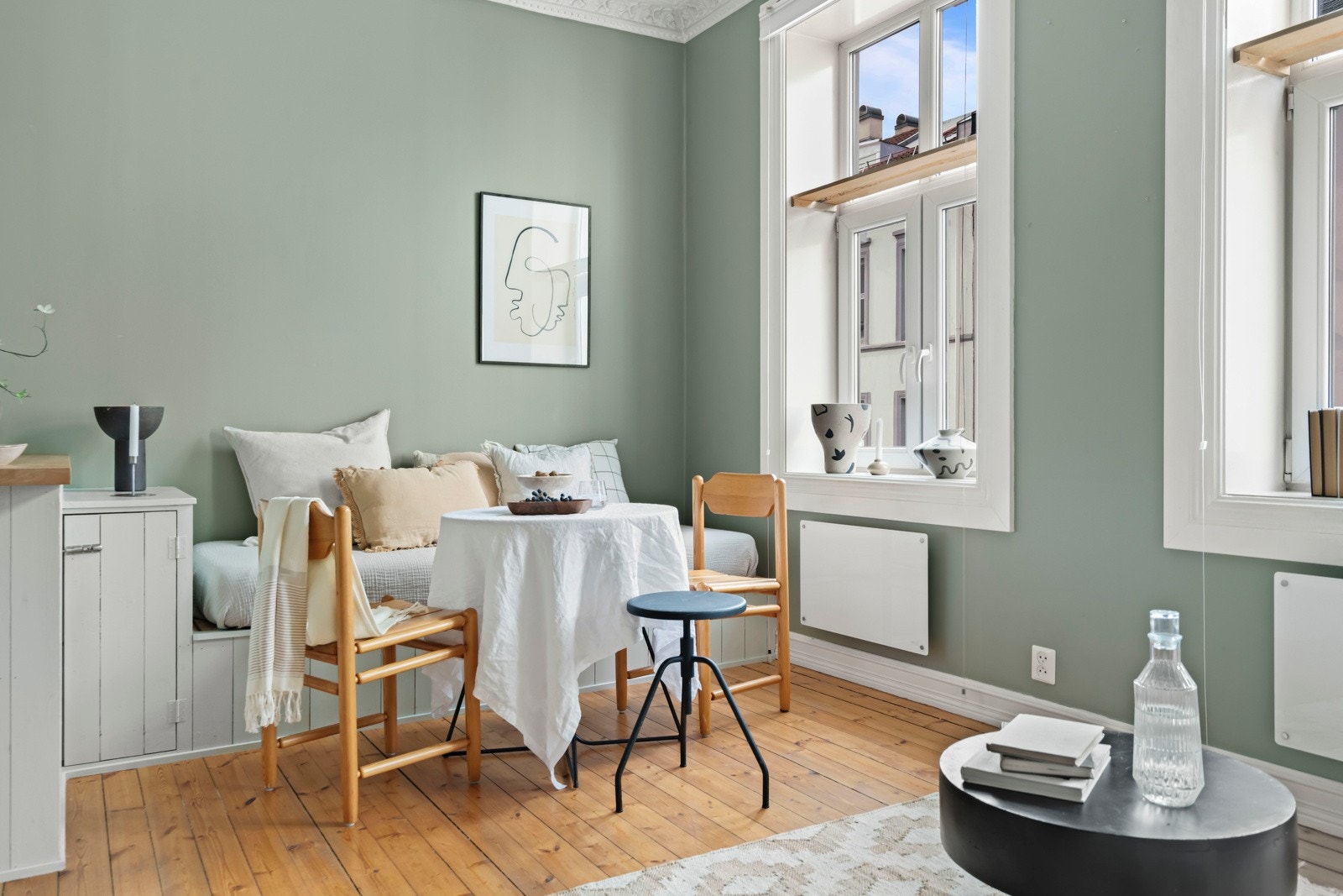 Innbydende 2-roms leilighet med flotte klassiske detaljer. Galleribilde