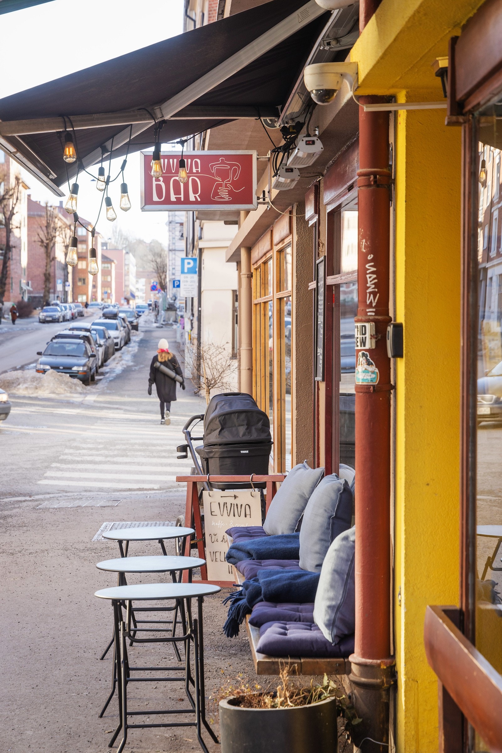 Rett i næheten finner du kollektivtilbud, kafeer og dagligvarebutikker. Galleribilde