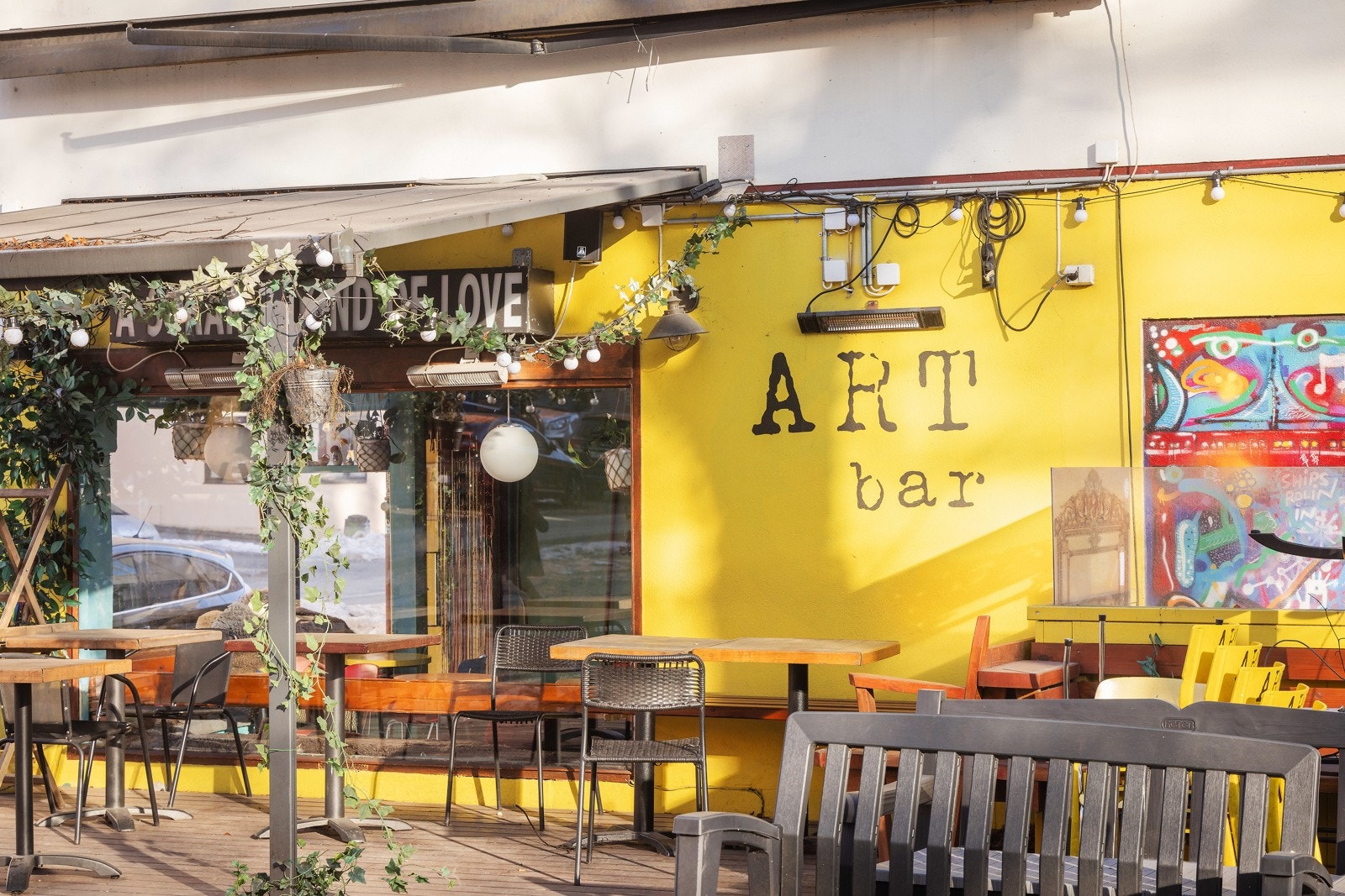 ART bar ligger like ved leliligheten. Galleribilde