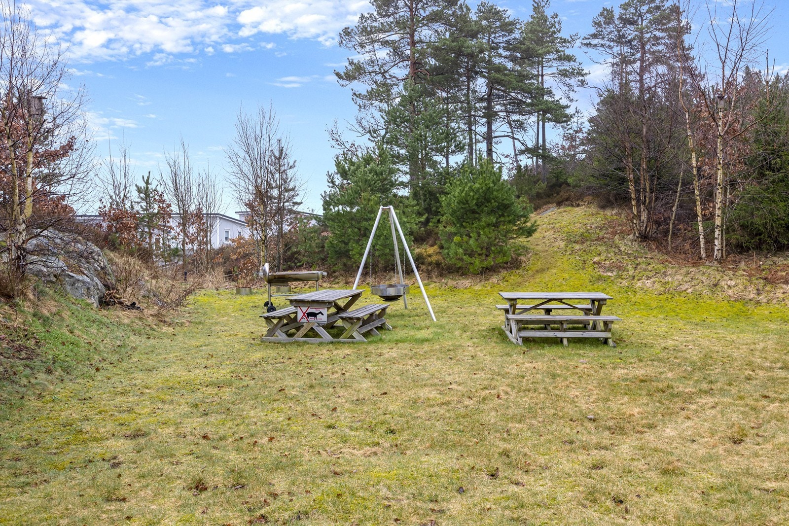 Grillplassen er et perfekt område man samle venner og familie Galleribilde