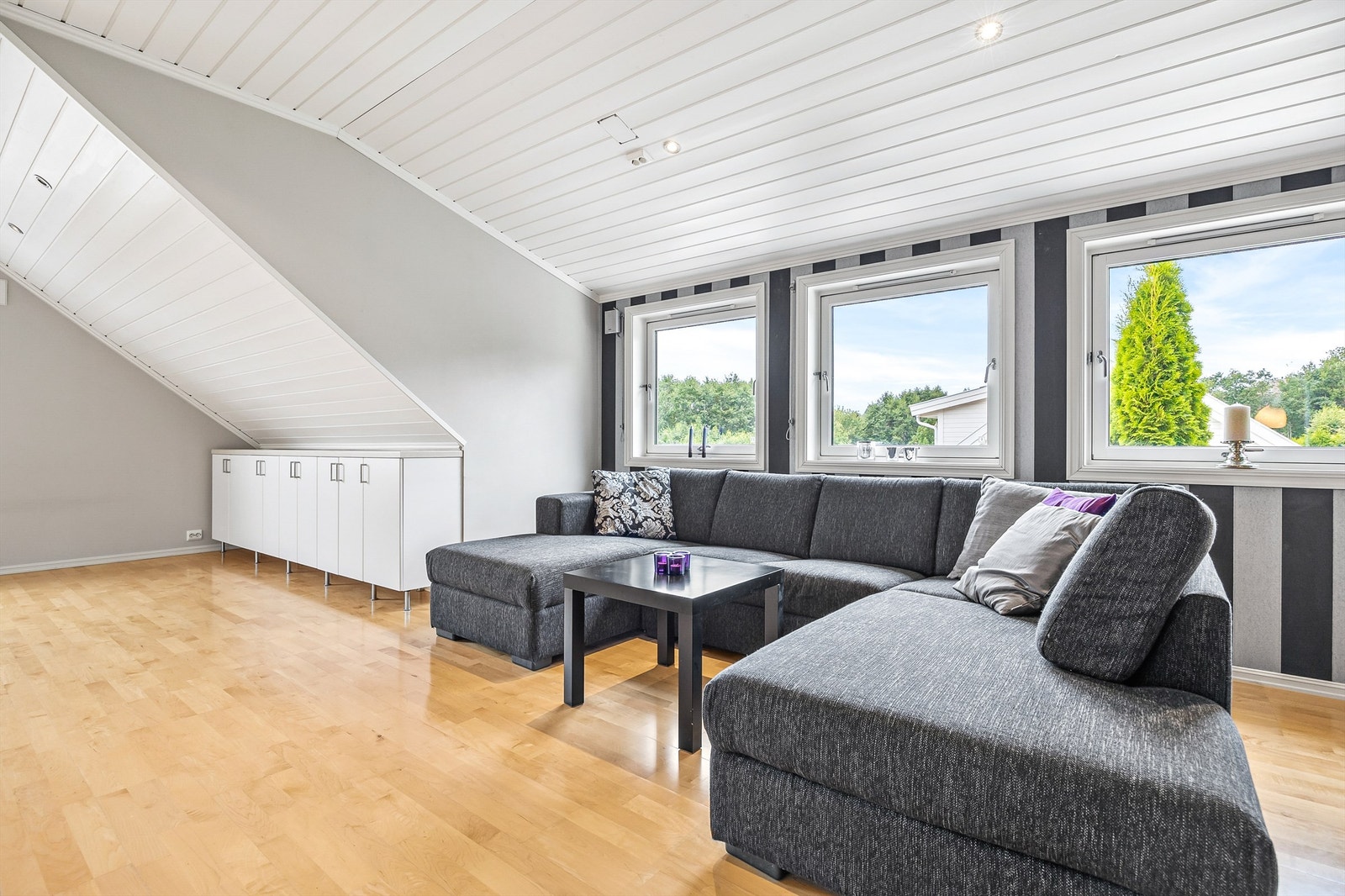 Loftet ble bruksendret til oppholdsrom i 2002 Galleribilde