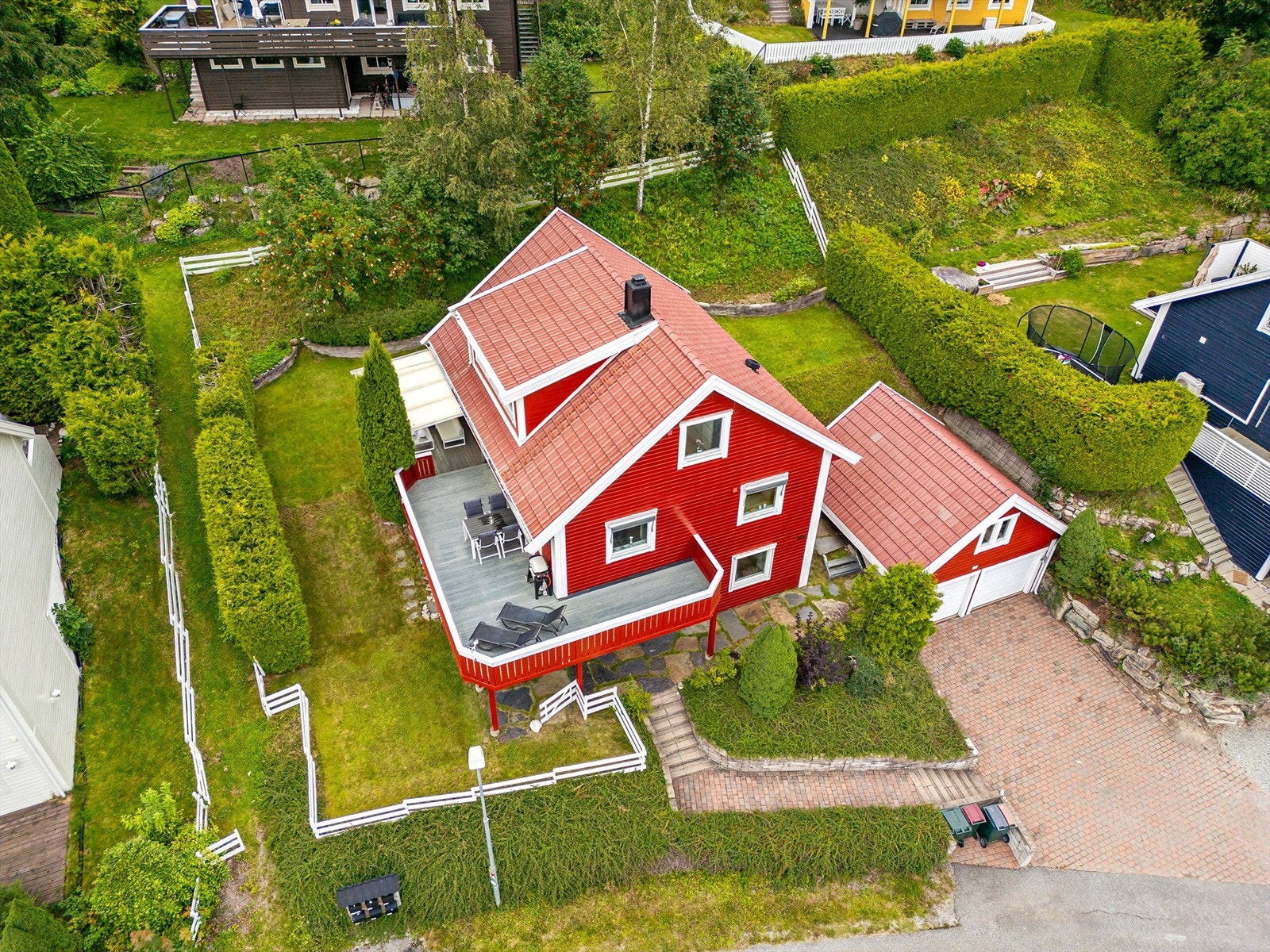 Flott og romslig familiebolig med 3 etasjer Galleribilde