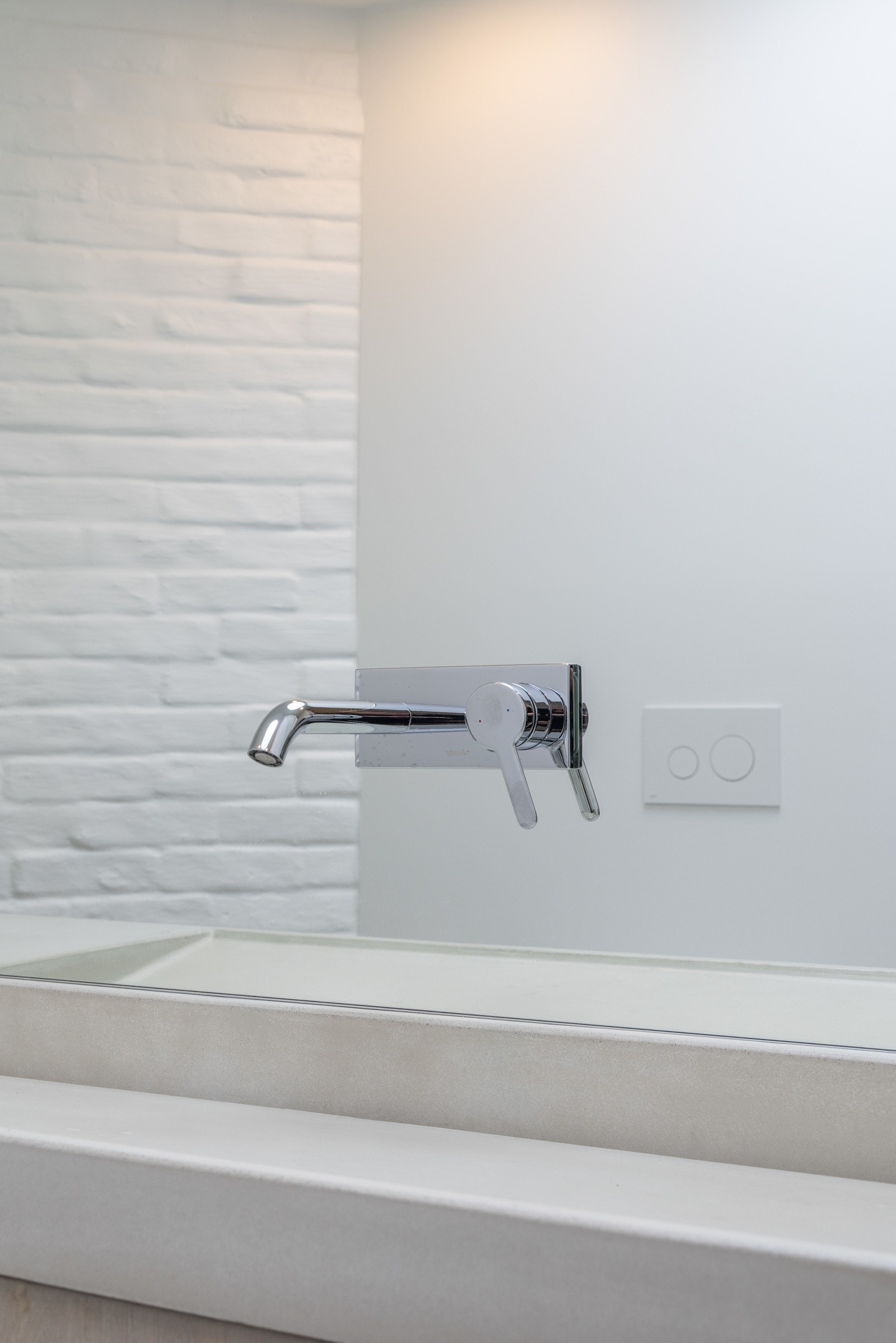 Nok en tøff detalje med kranen innfelt i speilet. Galleribilde