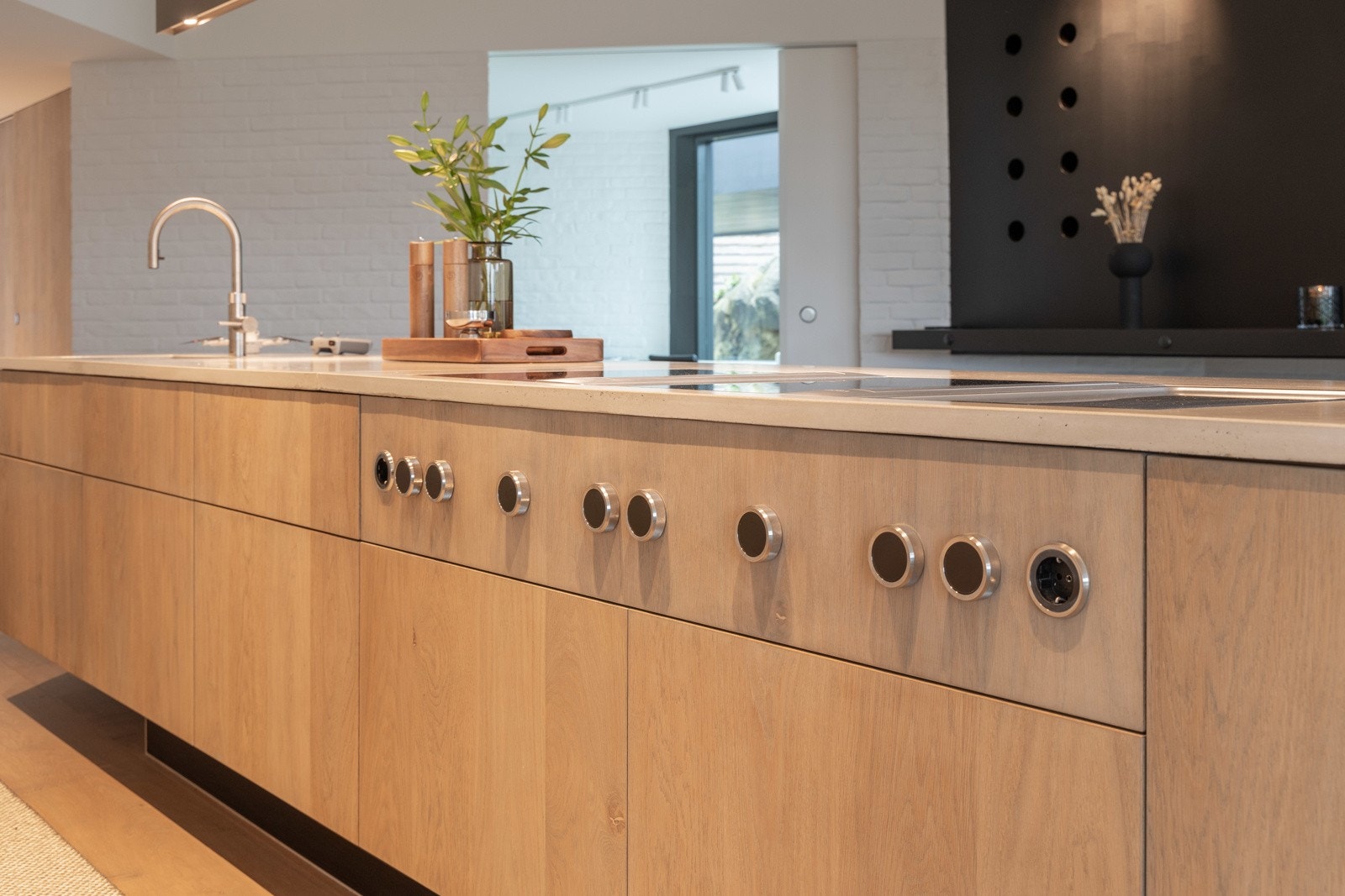 For hobbykokken er dette kjøkkenet et eldora av funksjonalitet, tekniske finesser og arbeidsplass. Galleribilde