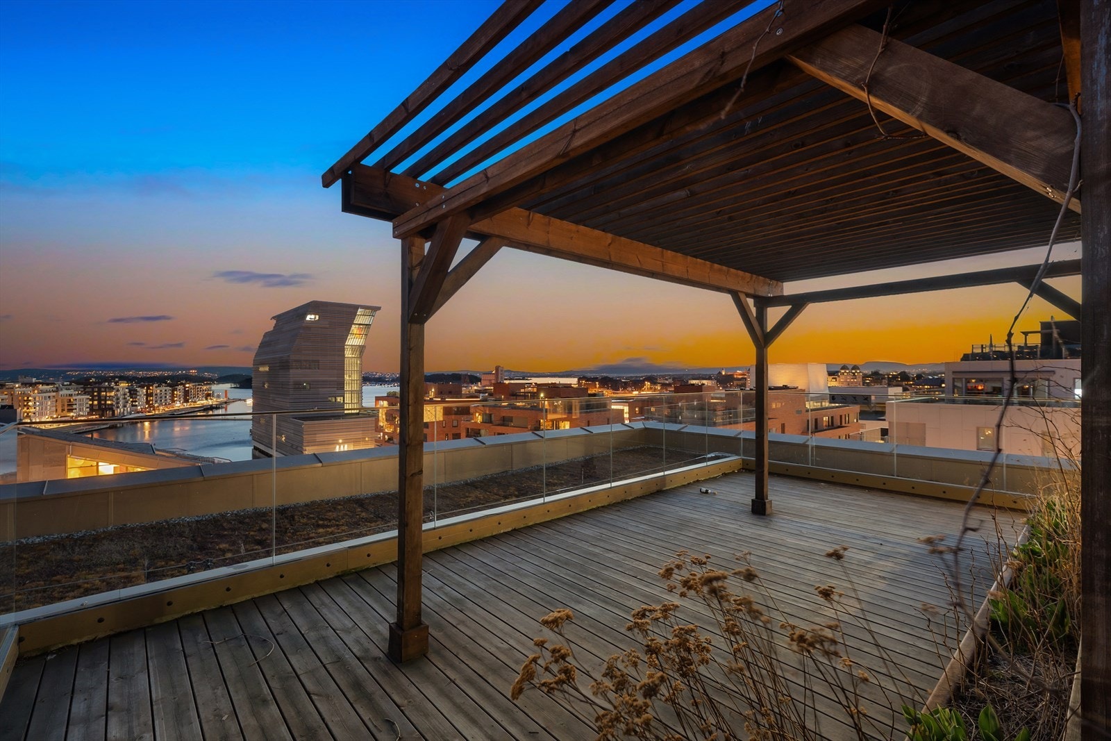 Felles takterrasse til glede for sameiets beboere. Galleribilde