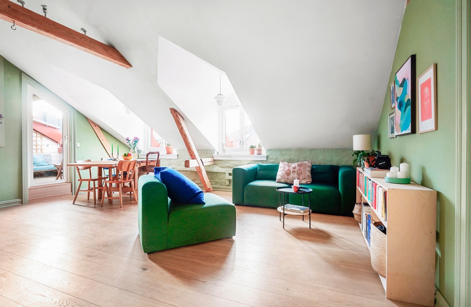 Oppvarming med panelovn i stue og ett soverom. Galleribilde