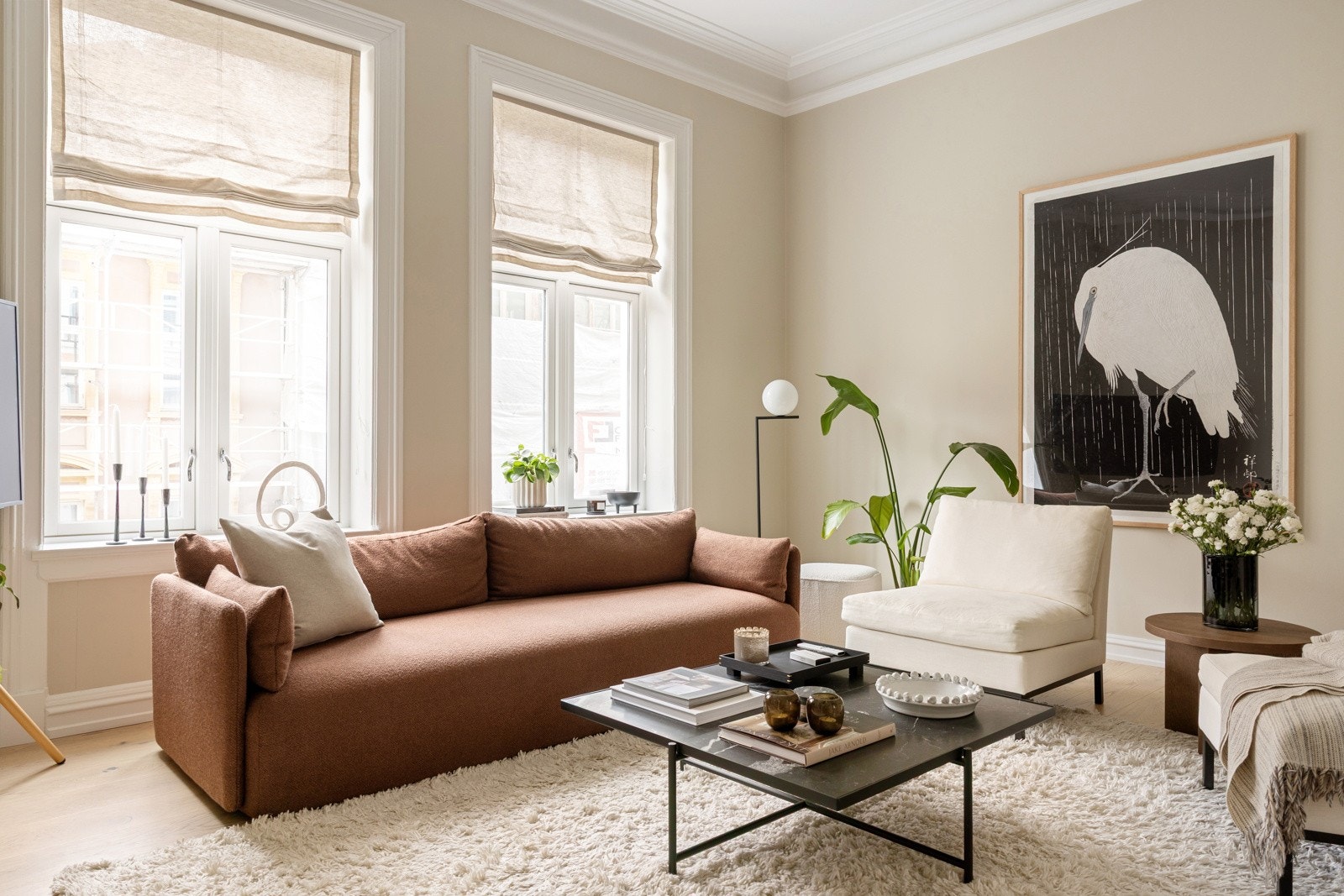 De store vindusflatene slipper inn rikelig med lys. Galleribilde