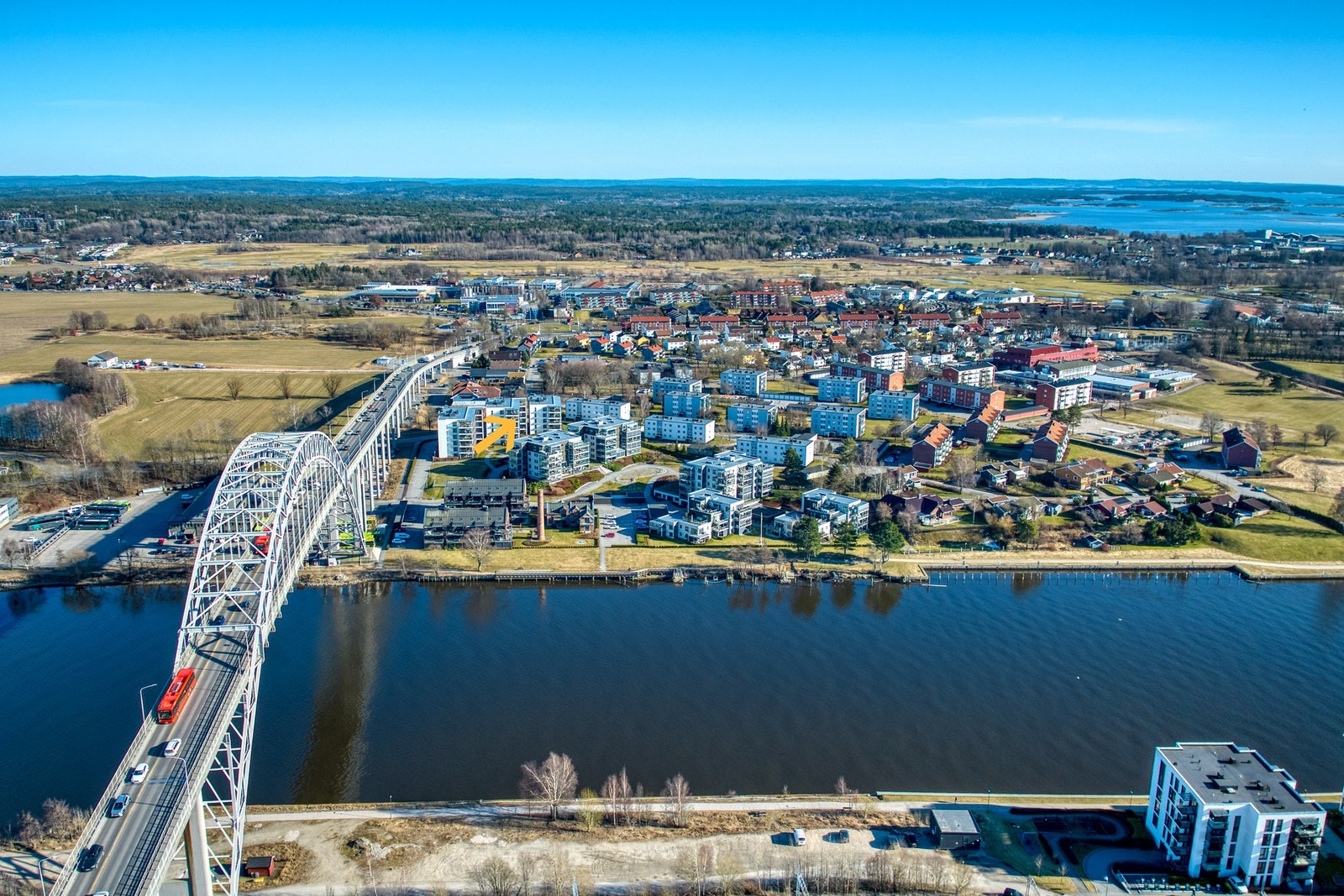 Fra Cheviot har du kort vei til alt handelsområdet ved Brohodet på østsiden, til golfbanen, fine turområder og byfergen. Galleribilde