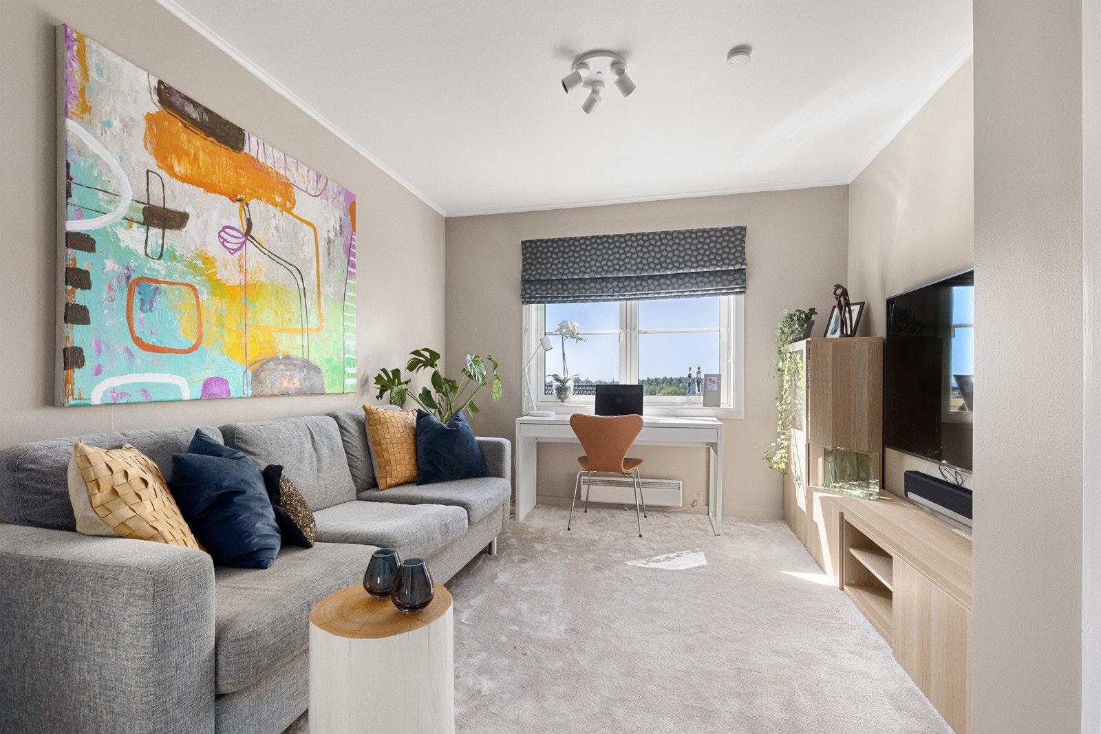 Kontor/soverom med walk-in Galleribilde