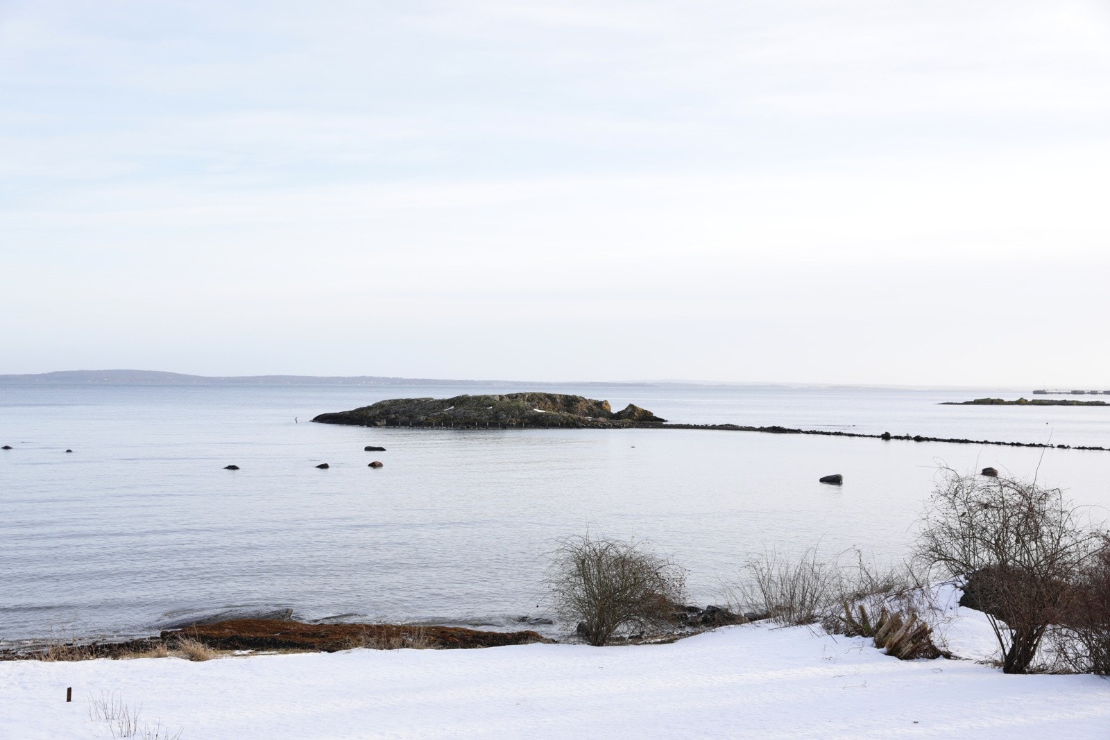 Fra egen strand kan alle sesonger oppleves og nytes! Galleribilde