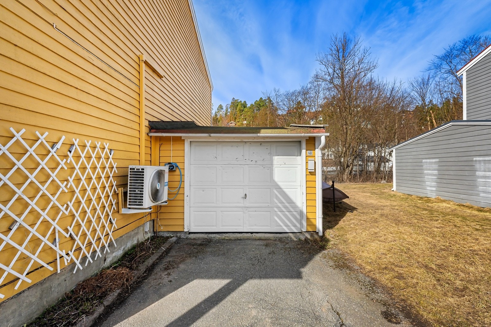 Parkering i garasje og på egen tomt Galleribilde