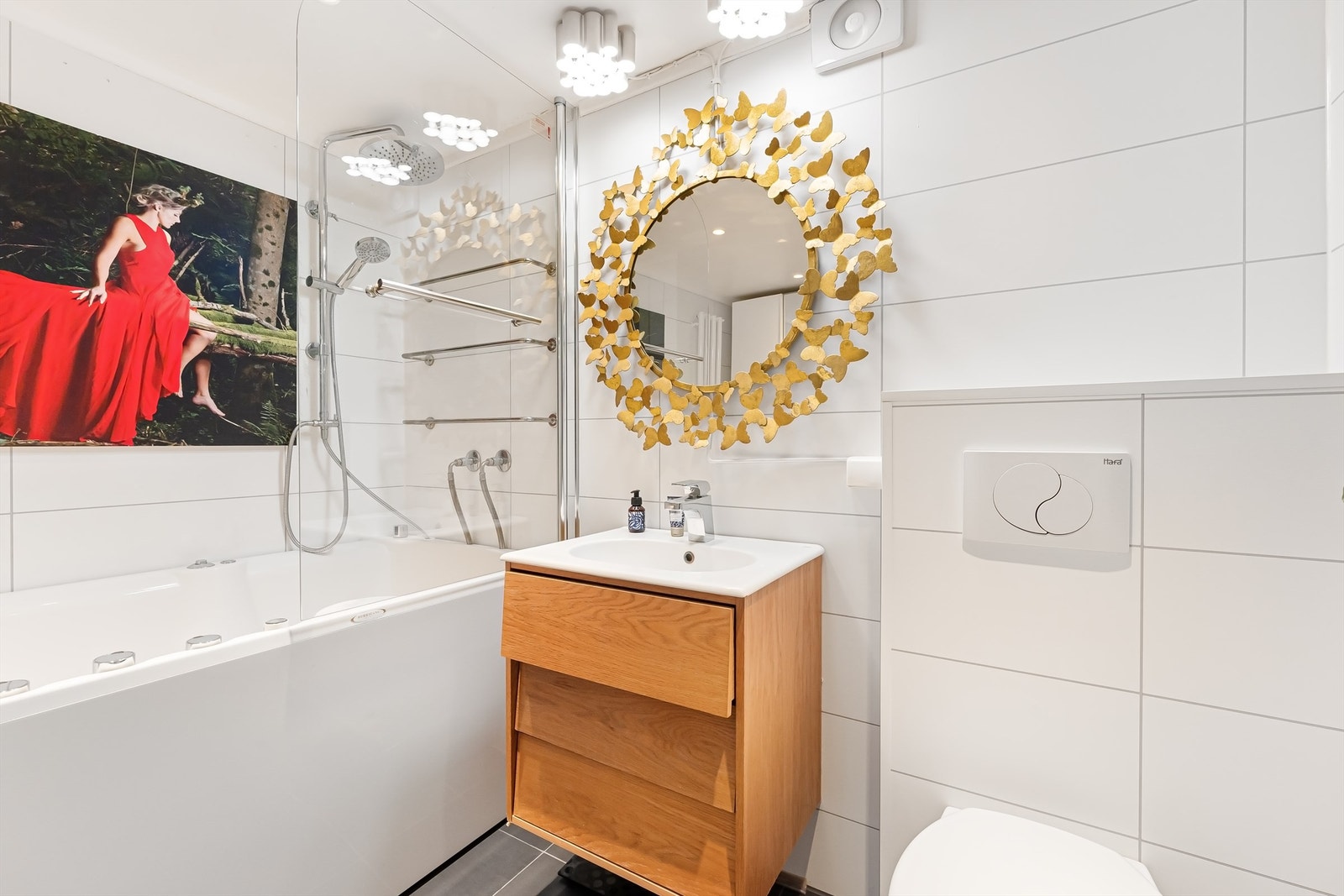 Det er Hurricane massasjebad på badet Galleribilde