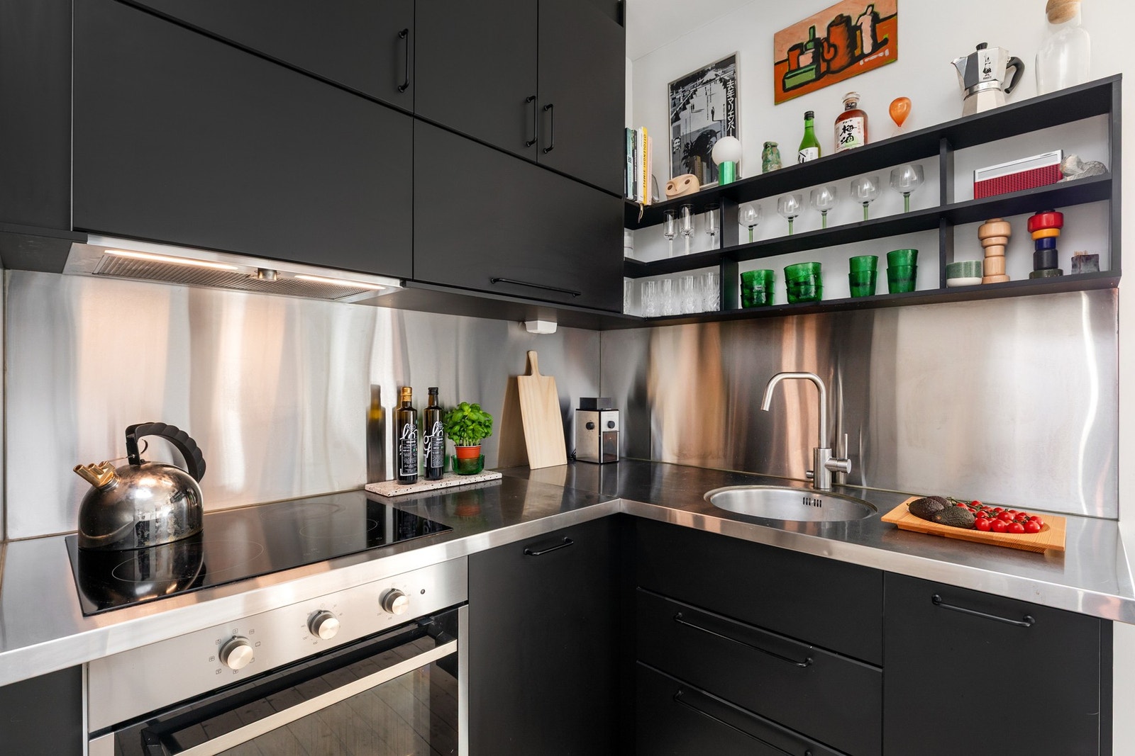 Detalj av elegant stålbekledning. Galleribilde