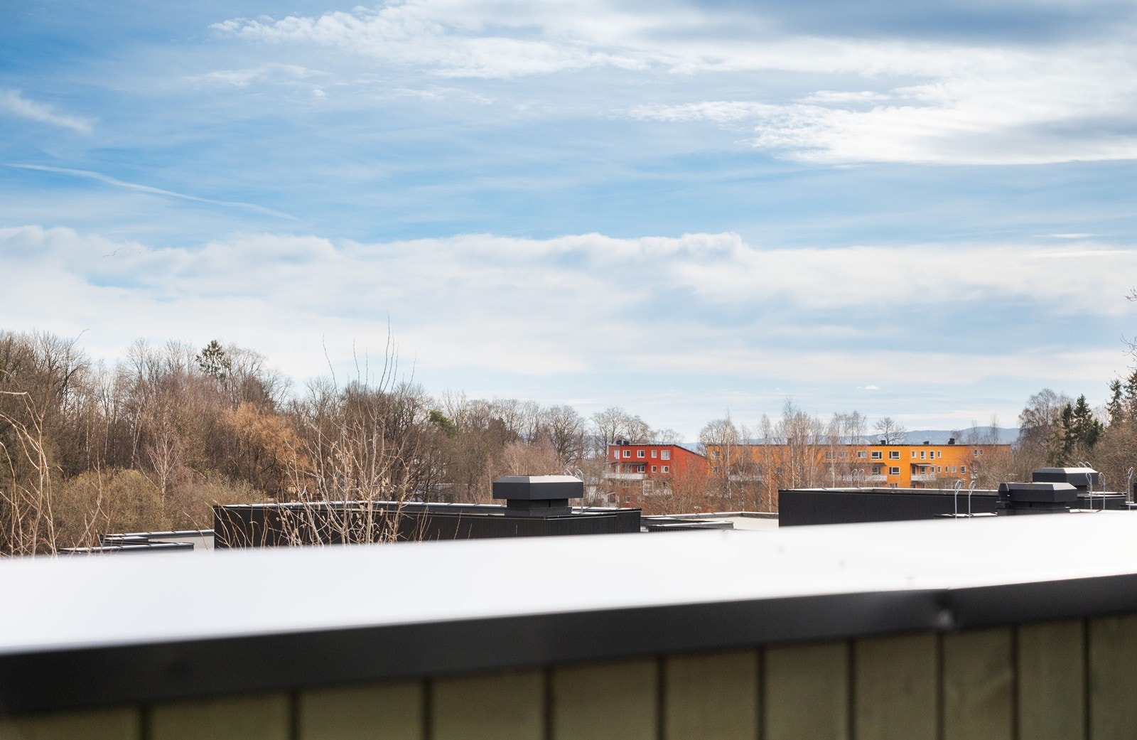 Utsikt nedover mot Engelske park og man kan se hustakene på Casinetto Galleribilde