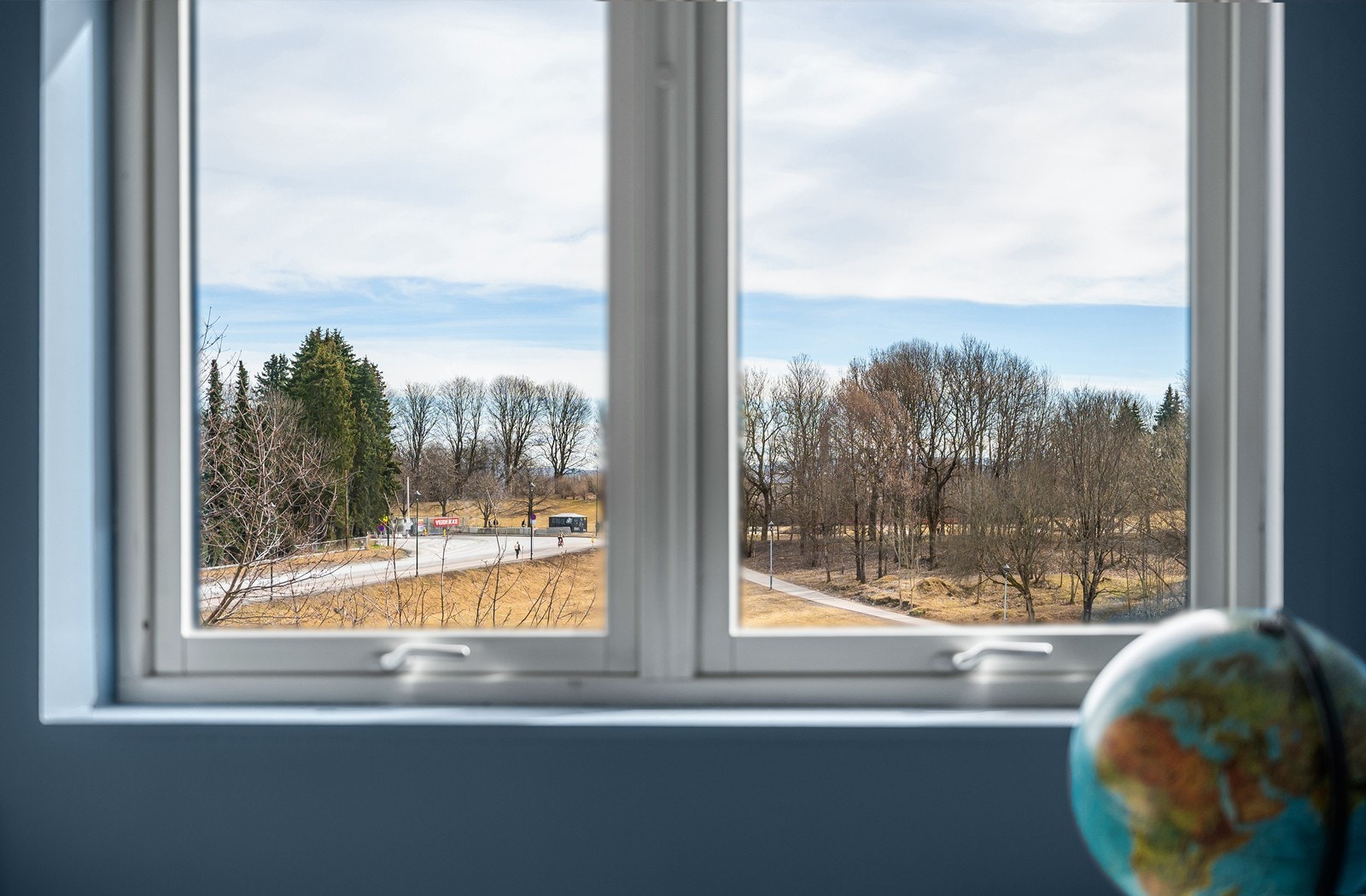 Boligen ligger høyt og fint til. På vinteren ser man til Monolitten i Vigelandsparken. Galleribilde