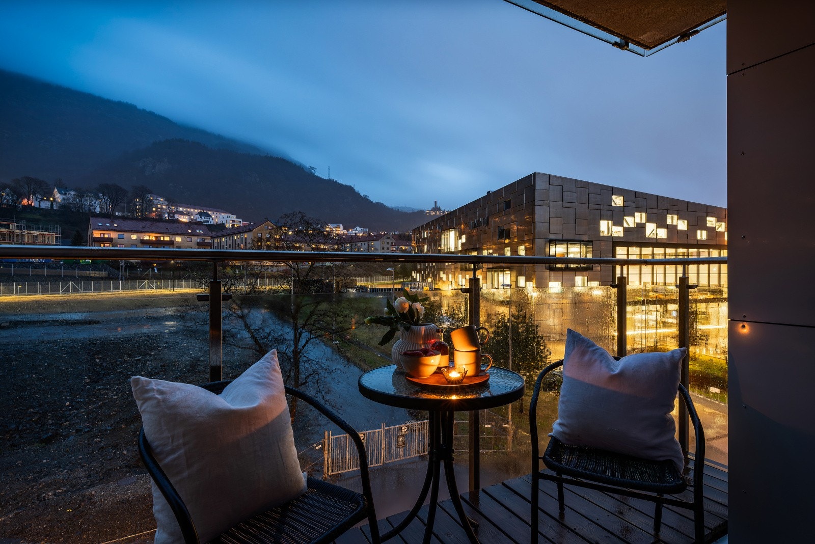 Kveldsbilde - Balkong Galleribilde