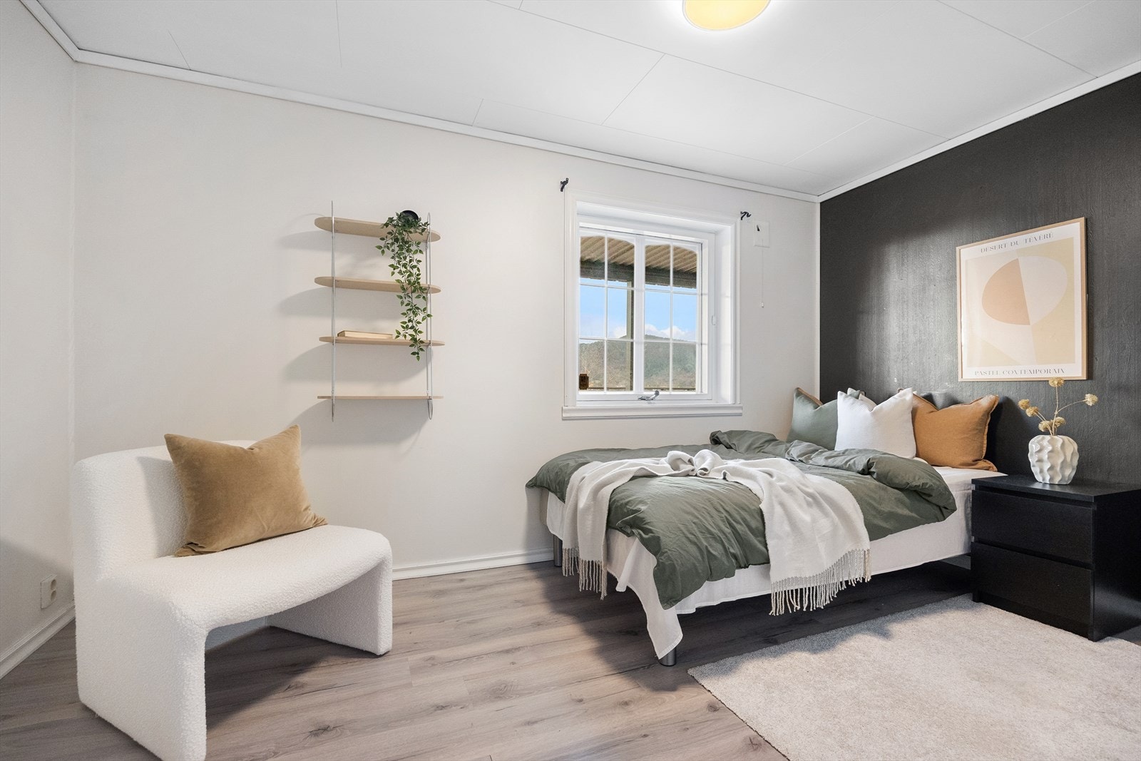 Disponibelt rom i underetasje. Det gjøres oppmerksom på at dette ikke er omsøkt til soverom, men er blitt brukt som soverom av selger. Galleribilde