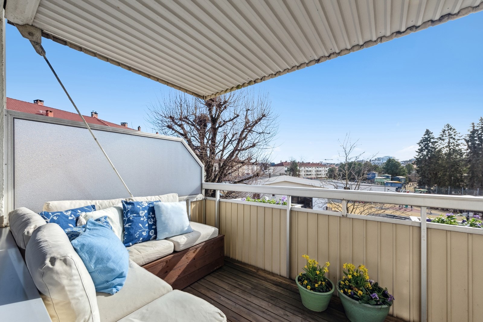 Her er det god plass til sittegruppe og tilhørende møblement. Galleribilde