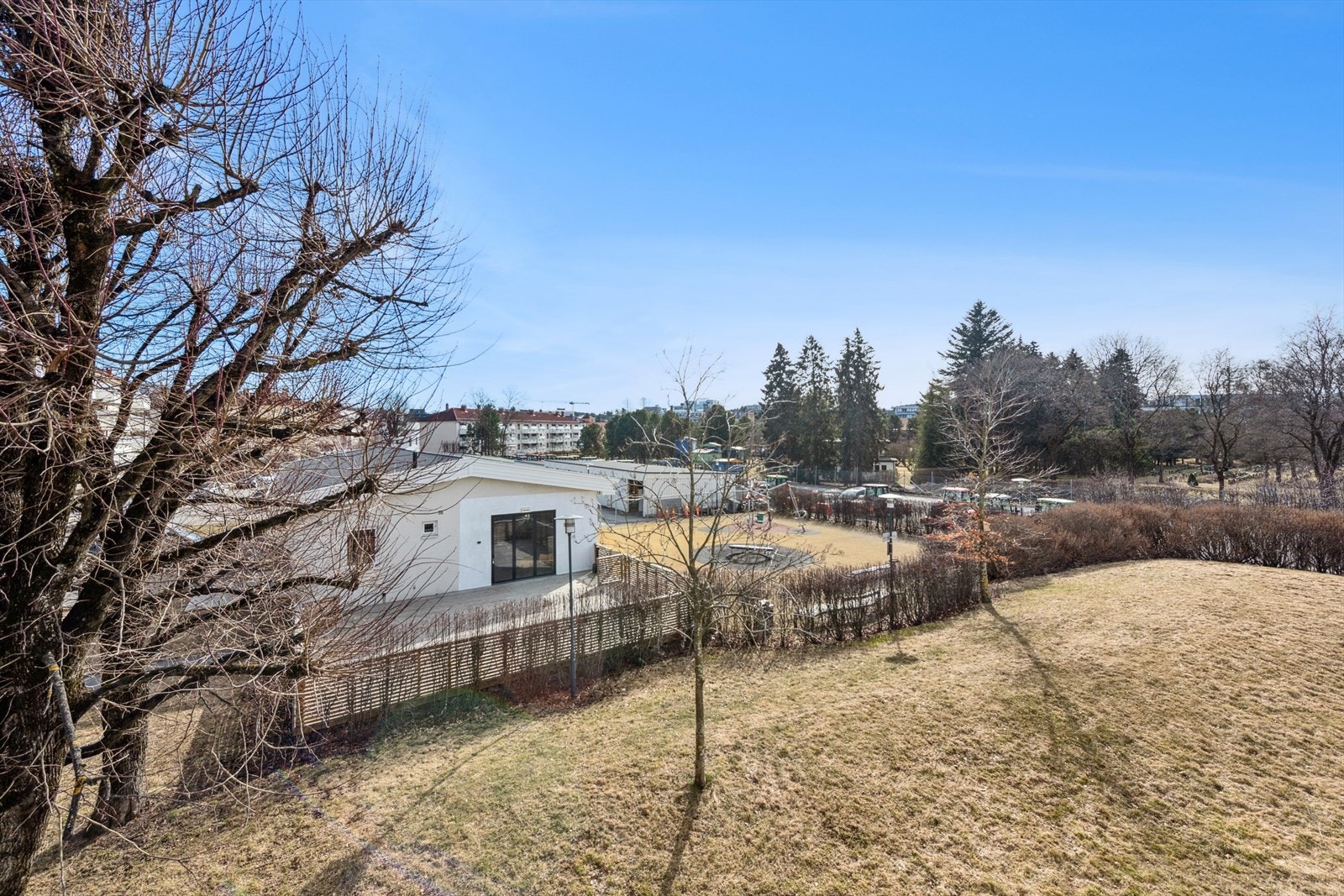 Utsyn fra ballkong. Galleribilde