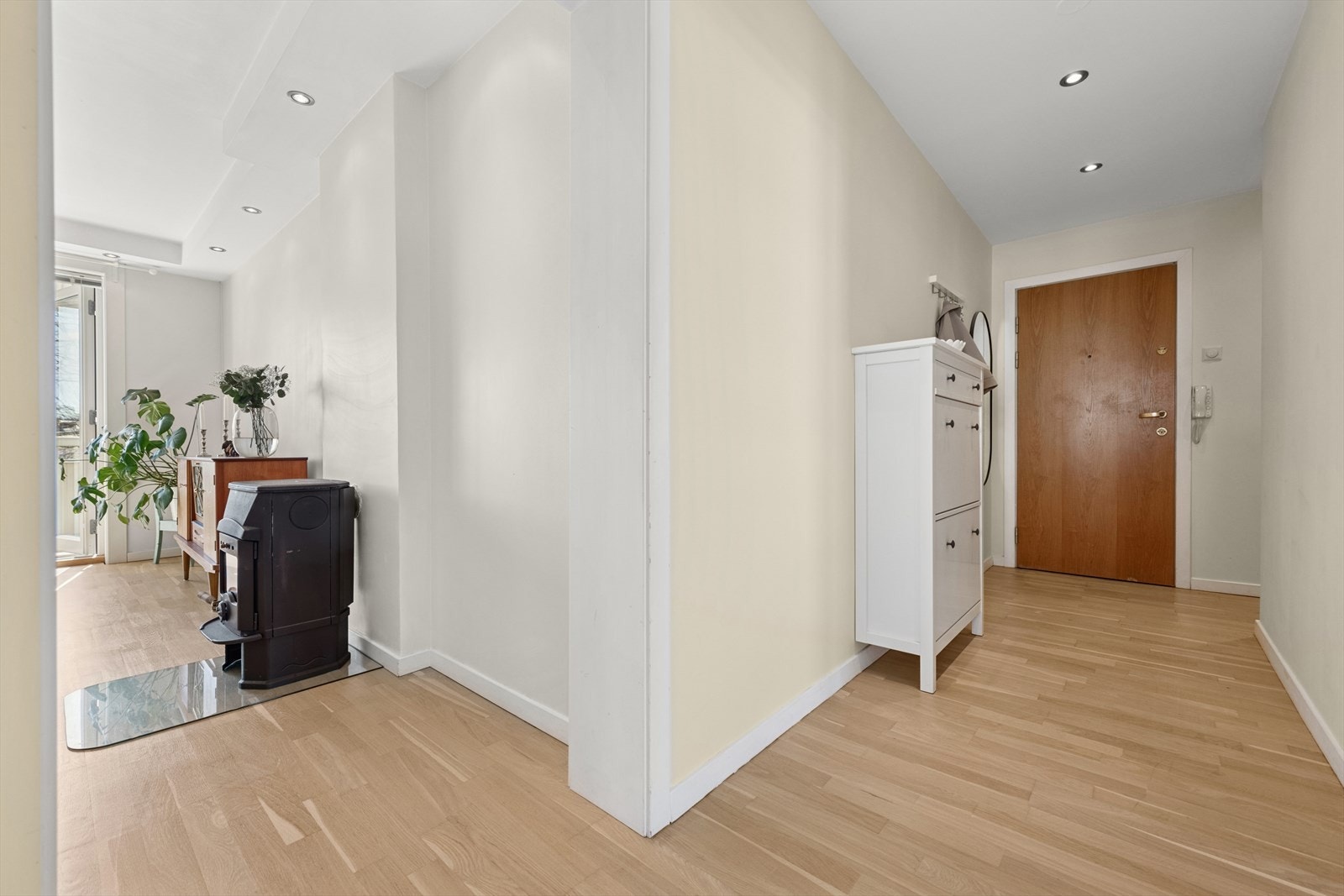 Boligen er enkel å innrede etter enhver smak. Kom på visning for videre planlegging! Galleribilde