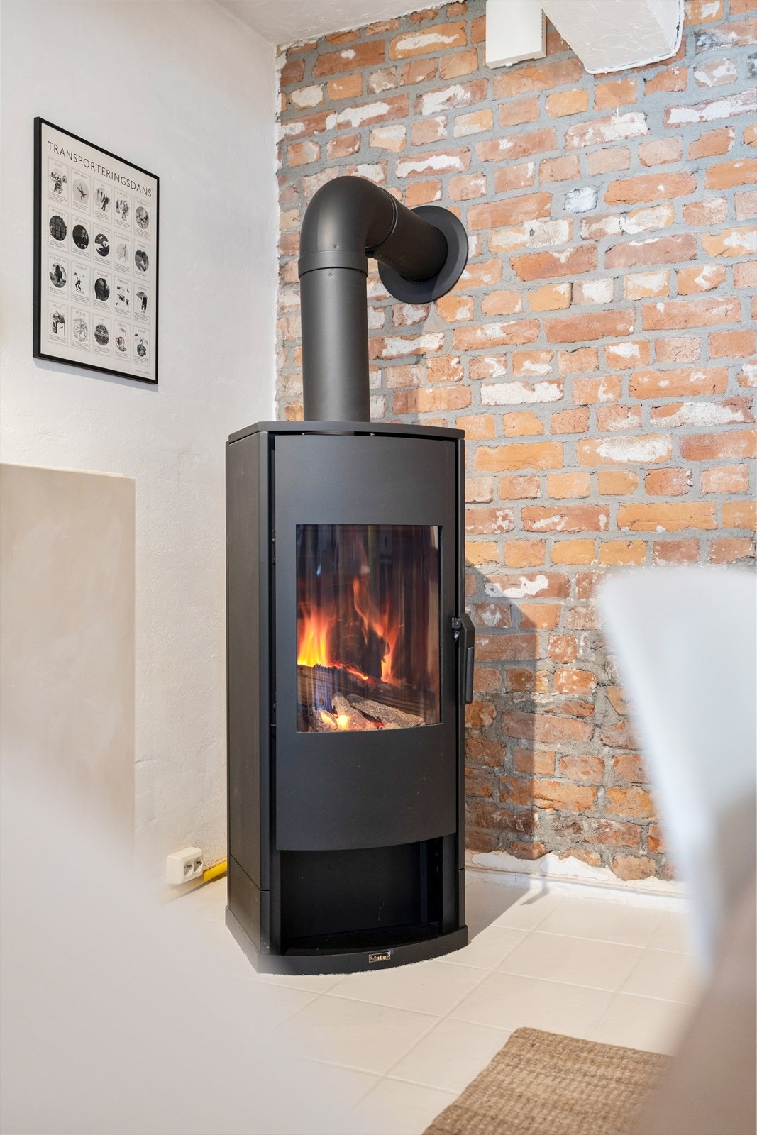 I desember 2022 ble det montert gasspeis som bidrar til behagelig varme og hyggelig stemning. Galleribilde