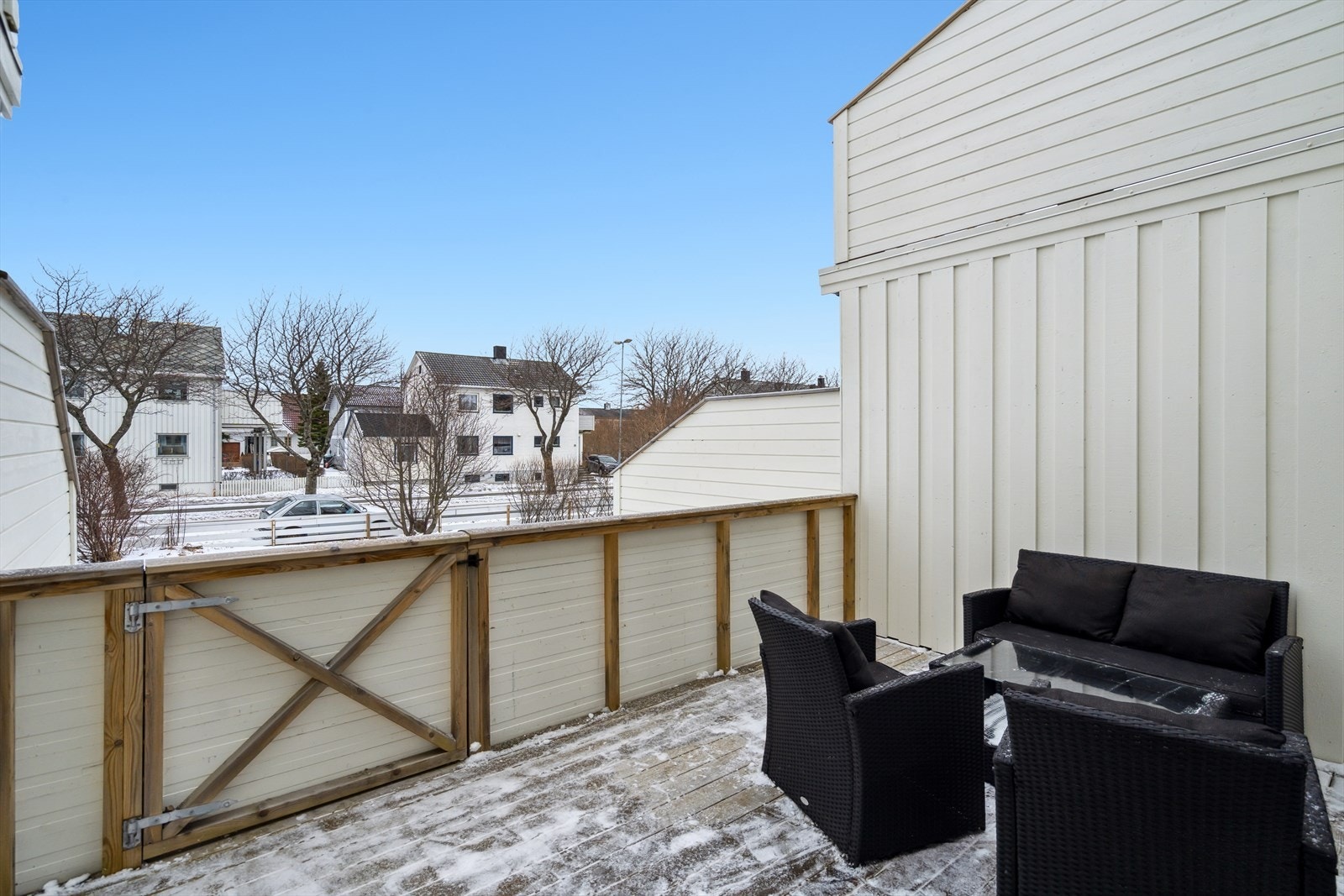 Verandaen er lun og byr på gode solforhold Galleribilde