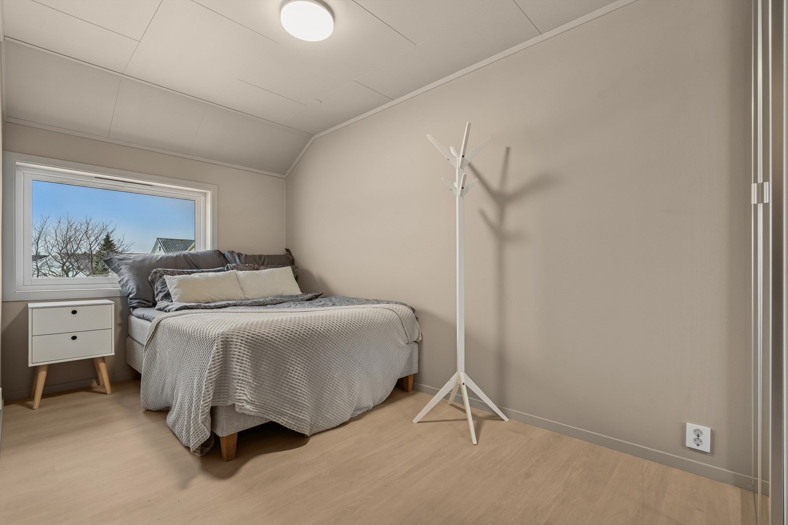 Soverom II - De to andre soverommene passer perfekt som barnerom, gjesterom eller hjemmekontor Galleribilde