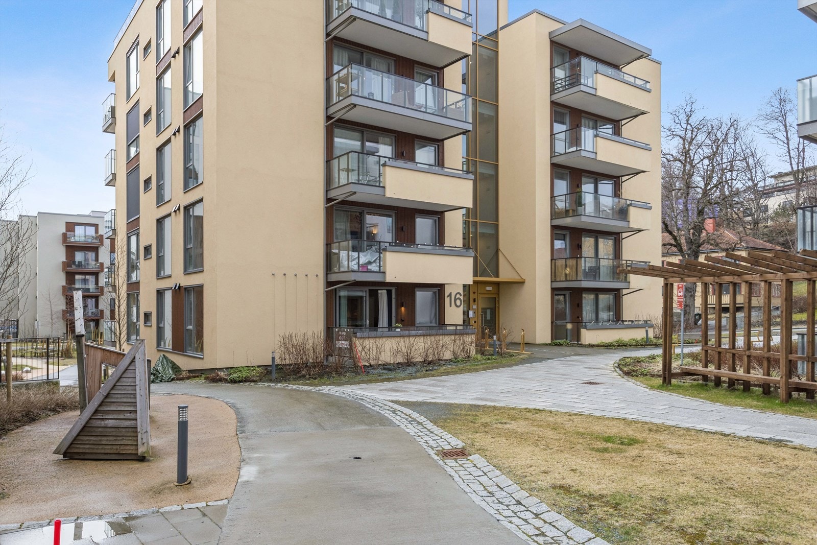 Leiligheten ligger flott til på attraktive Øvre Nyhavna! Galleribilde