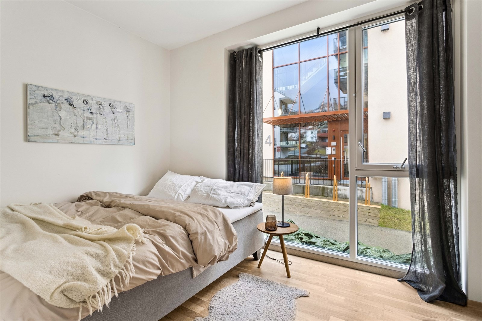 Leilighetens største soverom er på 9 kvm. Galleribilde