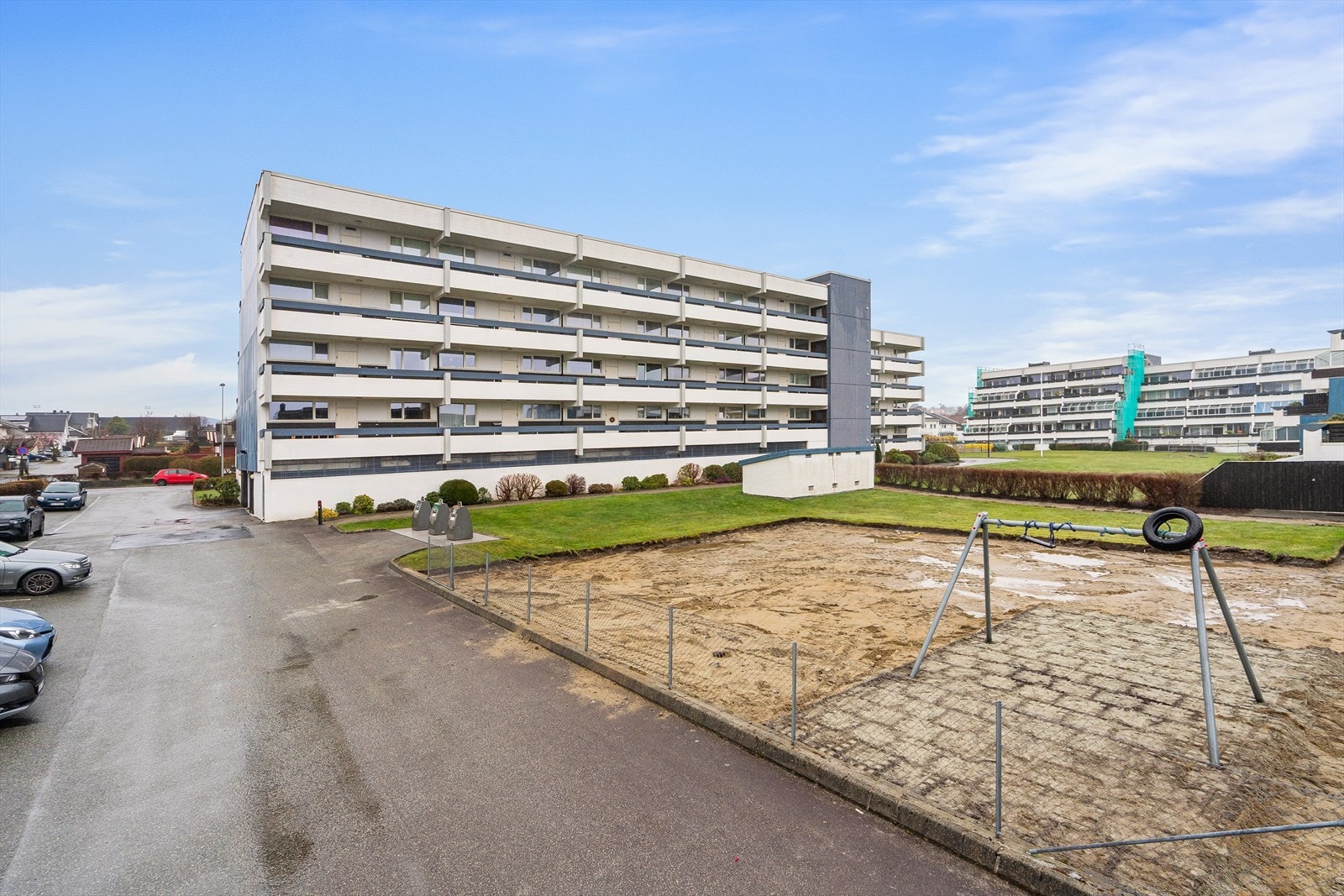 Her får du gleden av gangavstand til det meste man trenger i hverdagen inkludert shoppingmuligheter, kollektivtransport og gode servicetilbud. Galleribilde