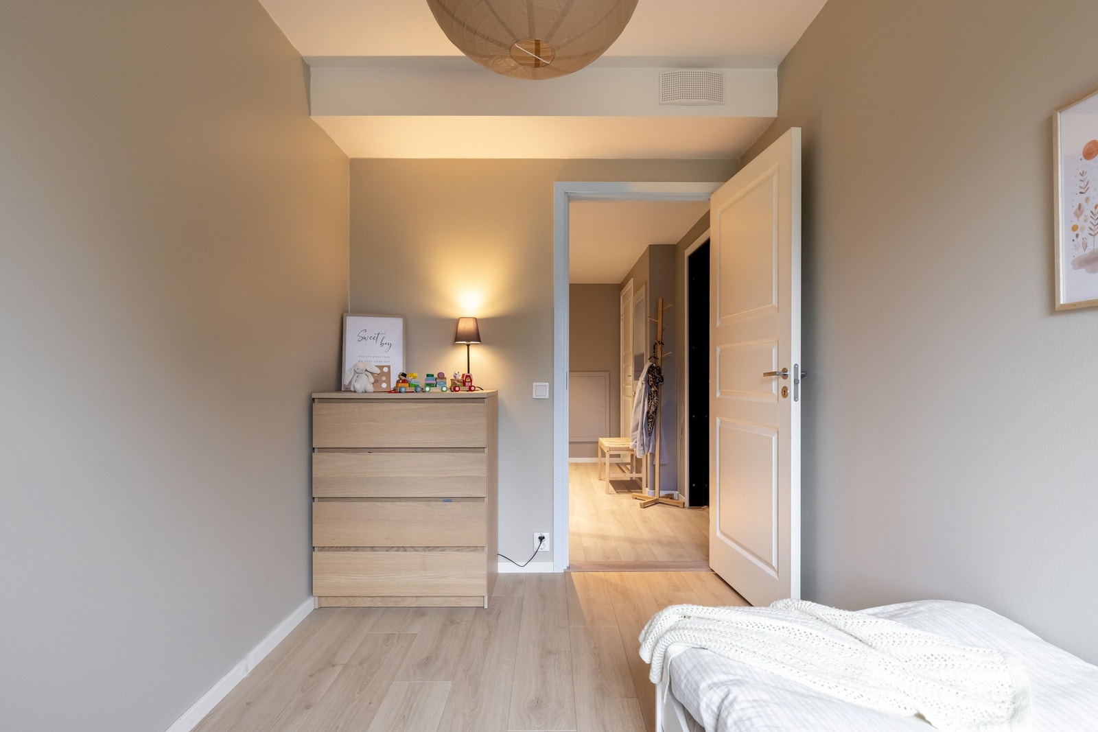 Rommet er perfekt som barnerom, gjesterom og/eller kontor - alt etter ønske og behov. Galleribilde