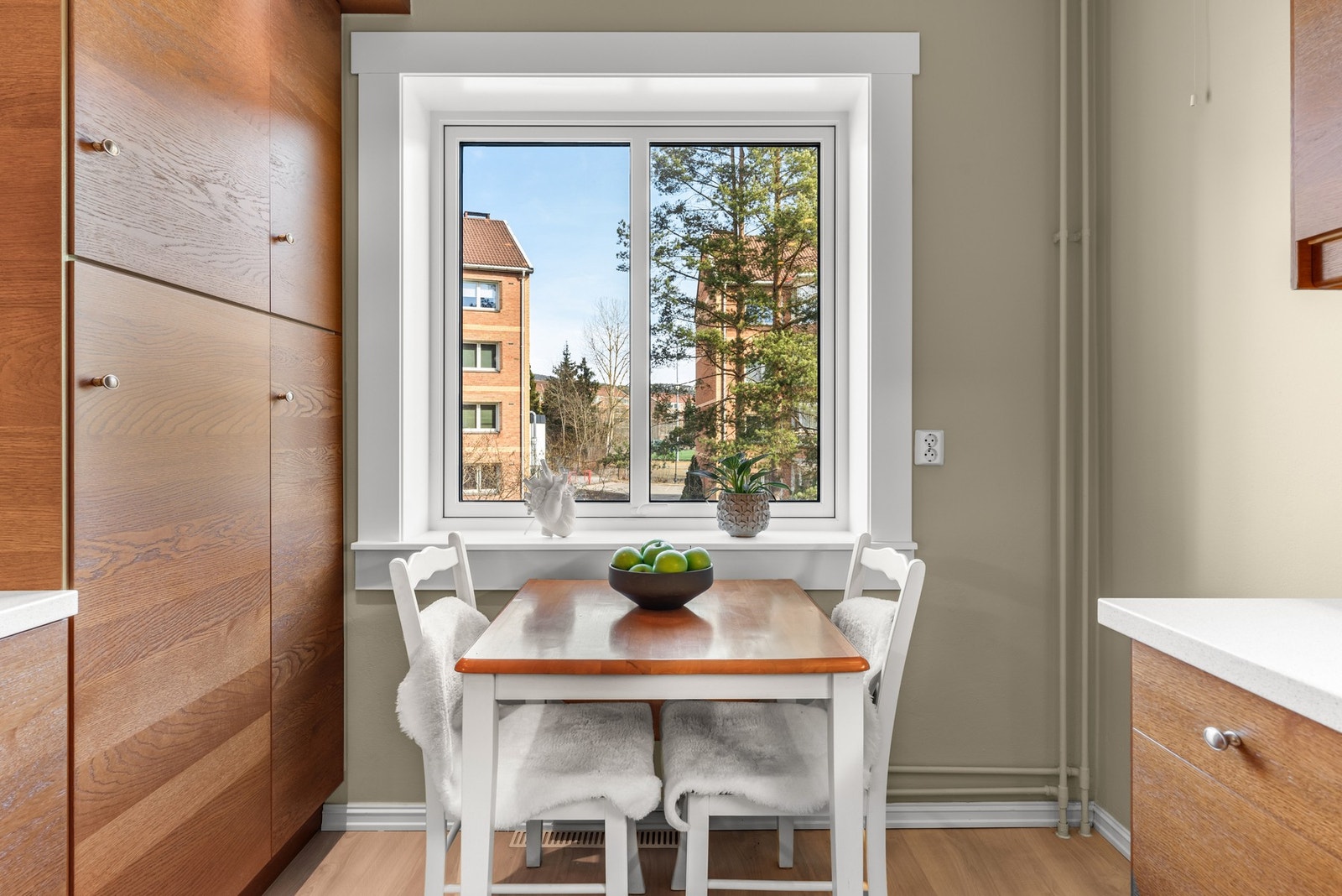 Vindusflatene i boligen ble skiftet i 2013 i regi av borettslaget. Galleribilde