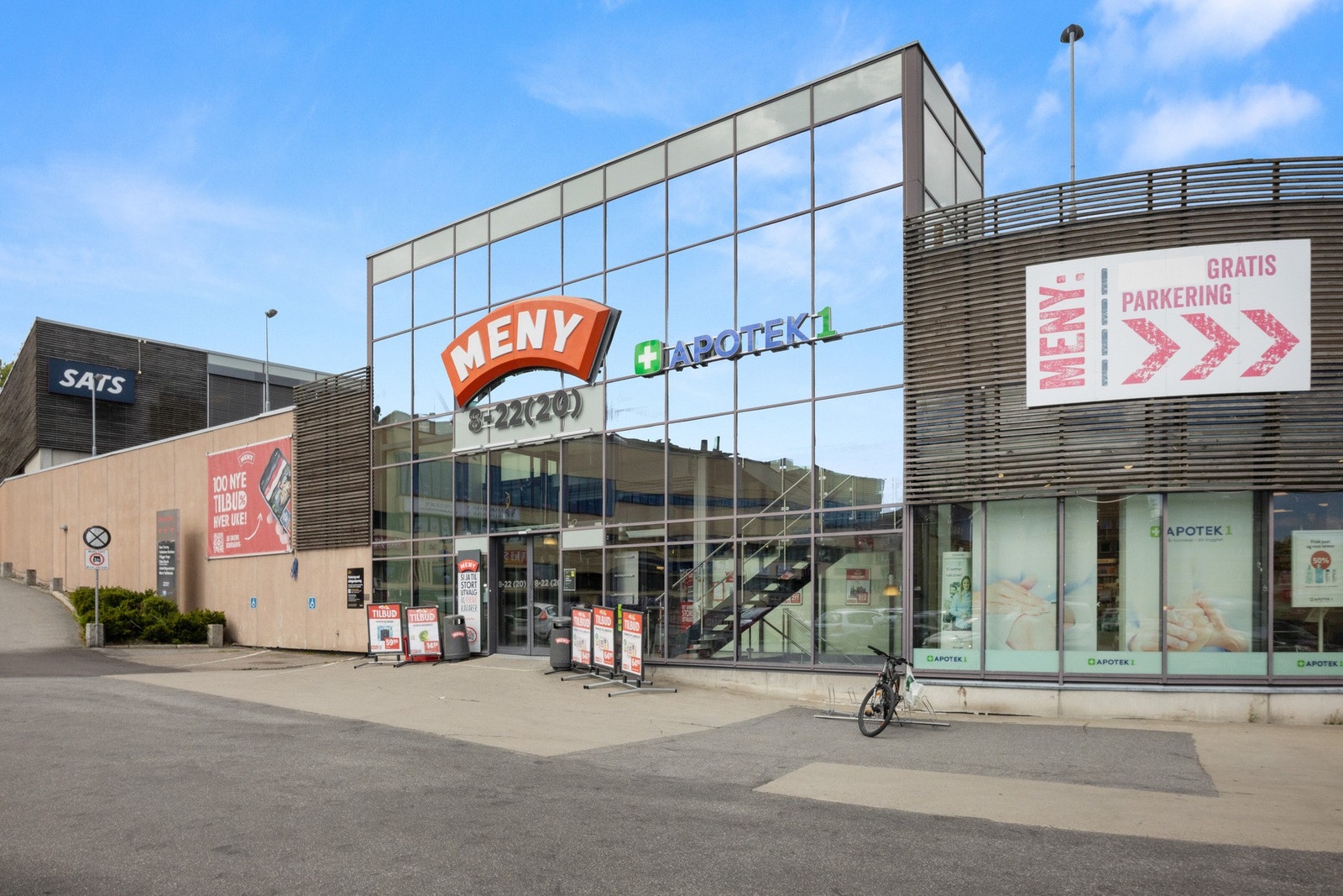 Du finner blant annet en stor Meny-butikk, SATS og apotek. Galleribilde
