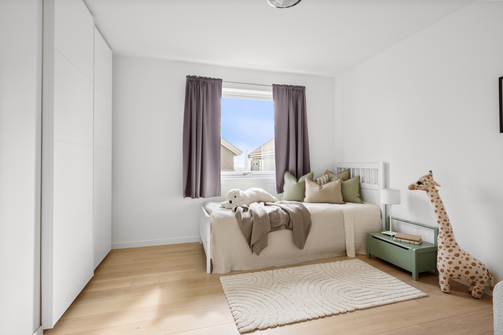 I 1 etasje er det 2 soverom Galleribilde