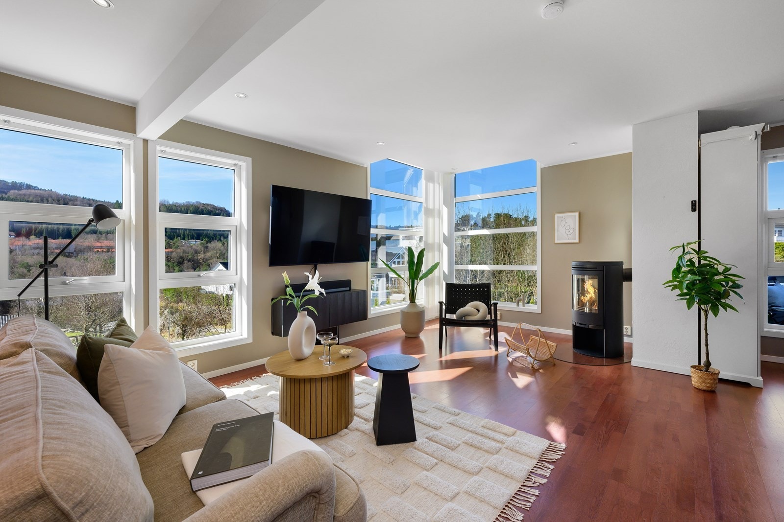 Heiane 15 | Presenteres av Eiendomsmegler Preben Vatne. Galleribilde