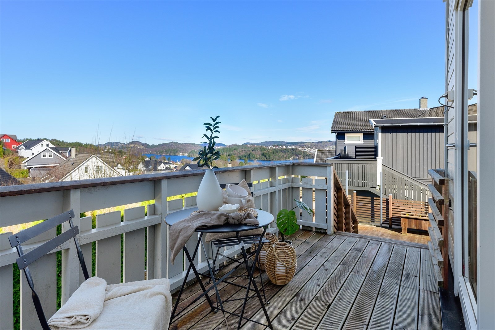 Uteområdene er pent opparbeidet. Galleribilde