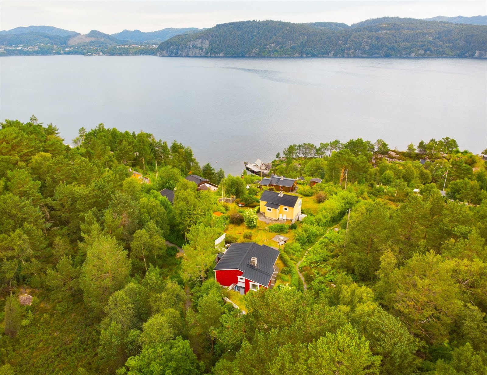 Idyllisk beliggenhet på hyttene Galleribilde