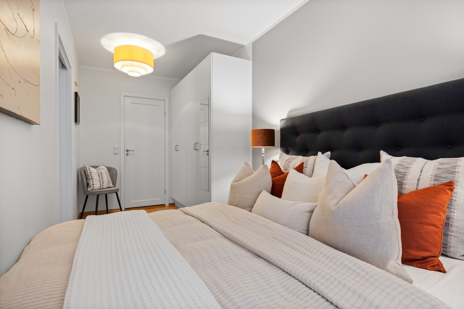 Soverom med tilgang til bad. Galleribilde