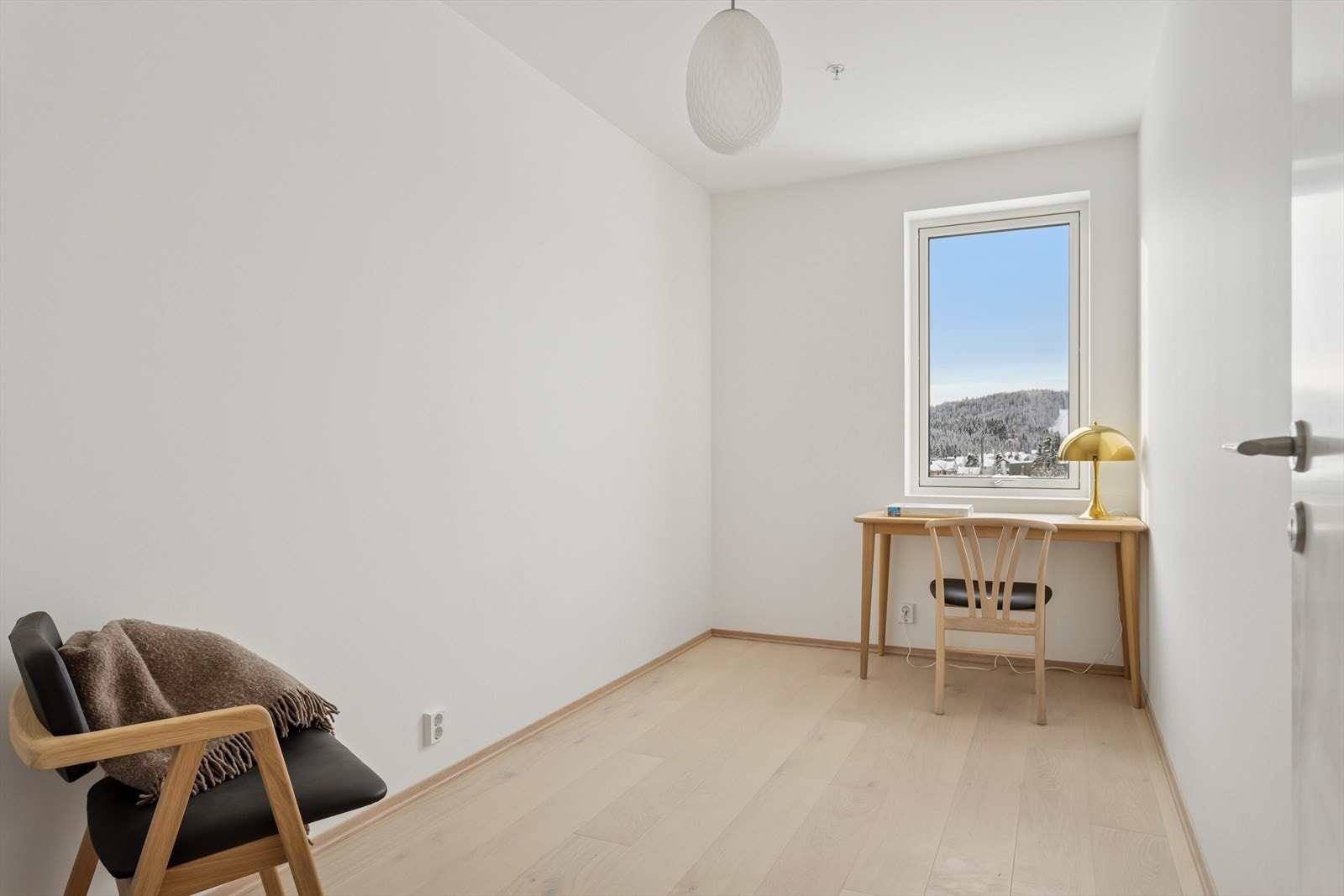 Soverom 2. Plass til både seng og garderobeskap. Galleribilde