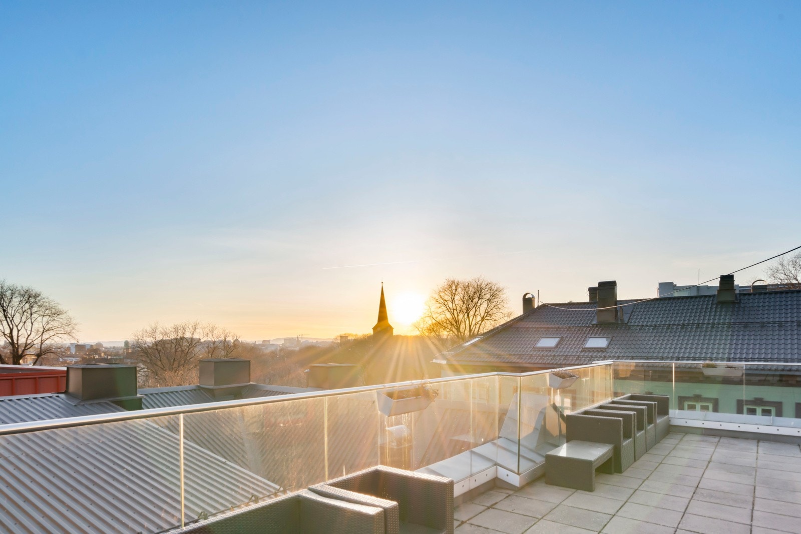 Det er heis i bygget og opp til takterrassen. Galleribilde