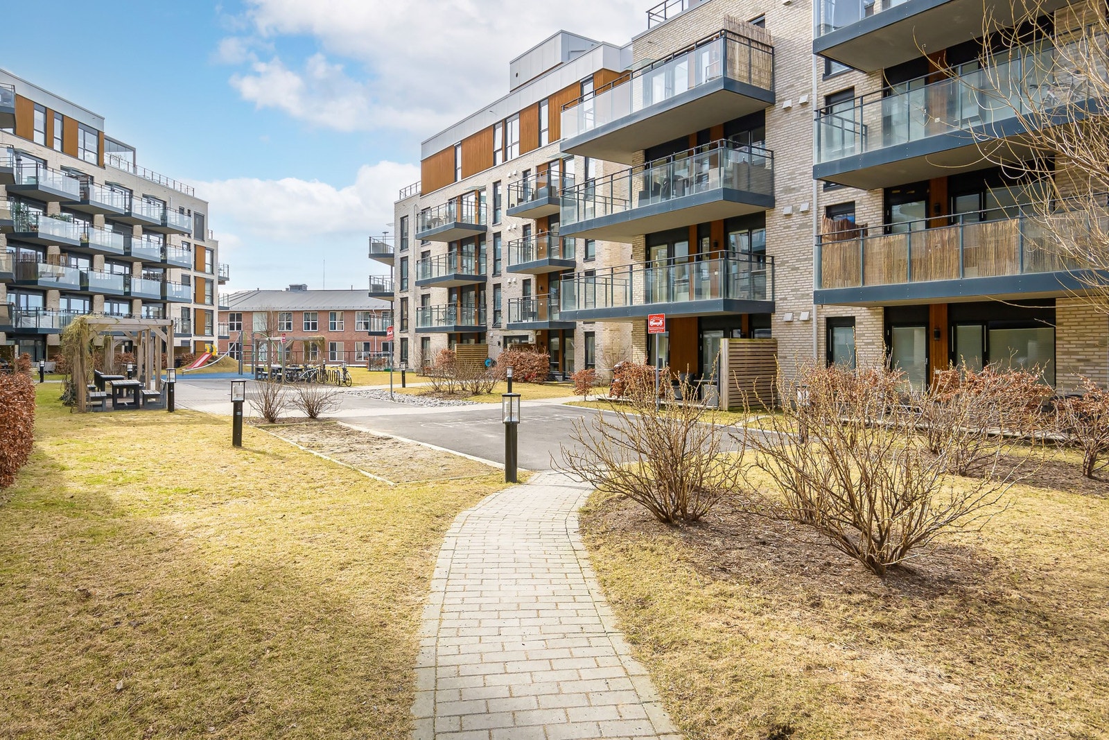 Her bor du i et veldrevet borettslag med moderne fasiliteter og trivelige omgivelser. Galleribilde