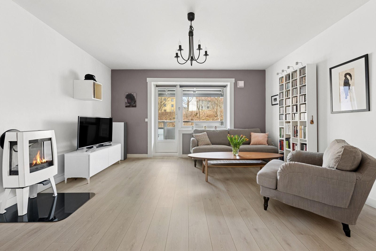 LOKALMEGLER MATS GJERDEN RISA V/DNB EIENDOM KALBAKKEN HAR GLEDEN AV Å PRESENTERE NEDRE KALBAKKVEI 3. Galleribilde