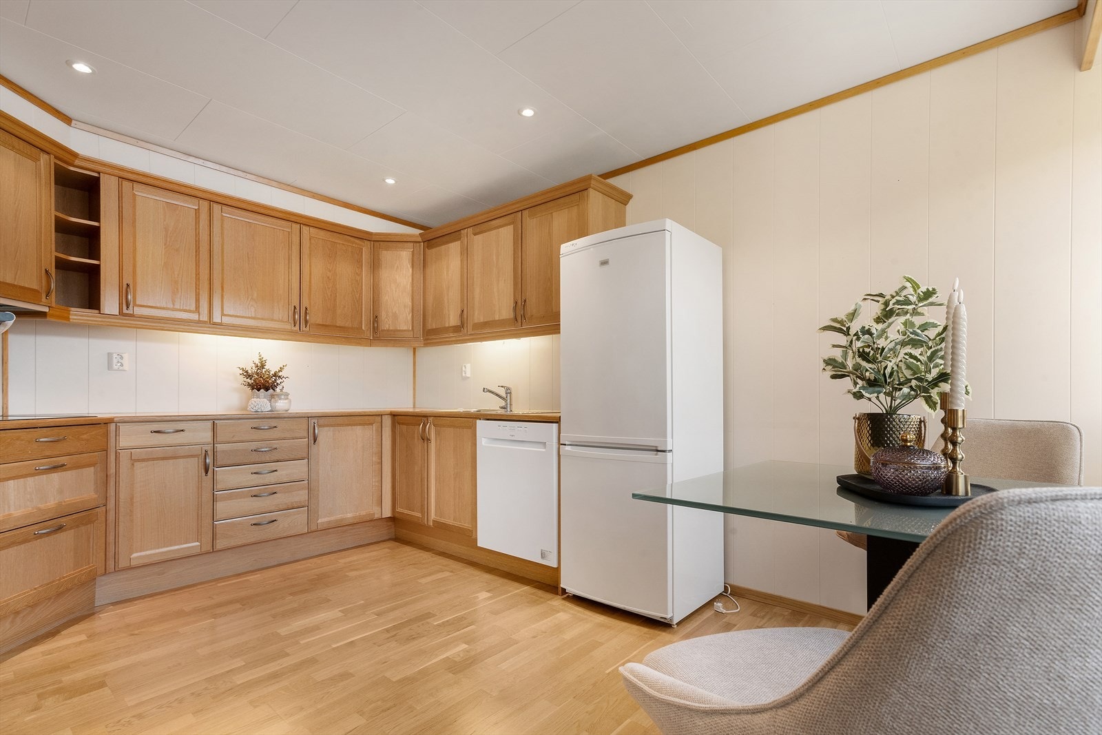 Hvitevarene følger med i handelen. Galleribilde