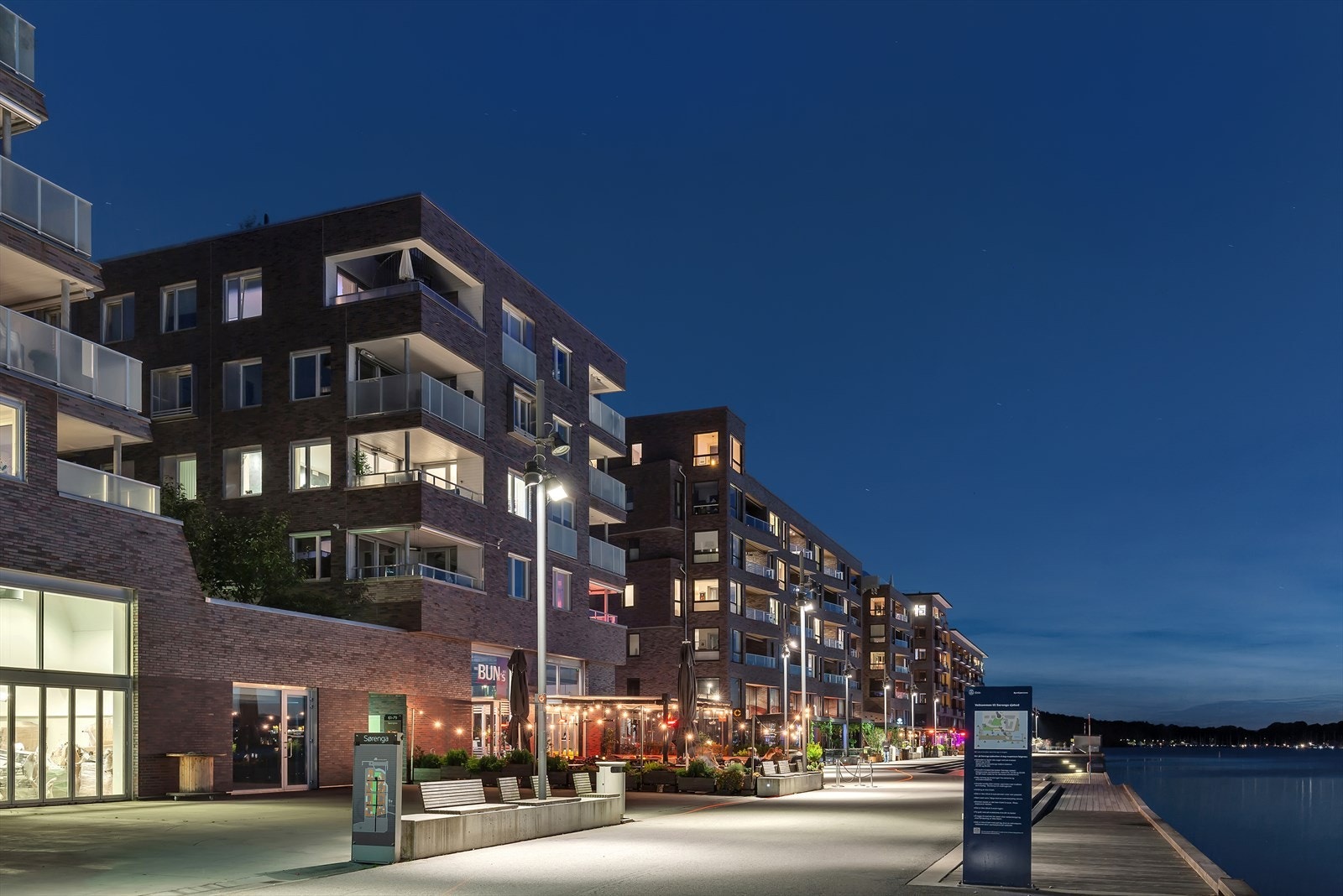 Sørengkaia med en rekke hyggelige spisesteder. Galleribilde