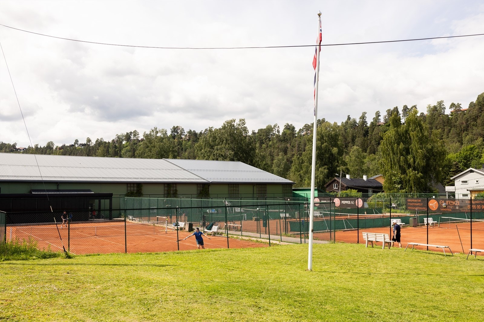 Blommenholm og Sandvika Tennisklubb ligger rett over veien. Galleribilde