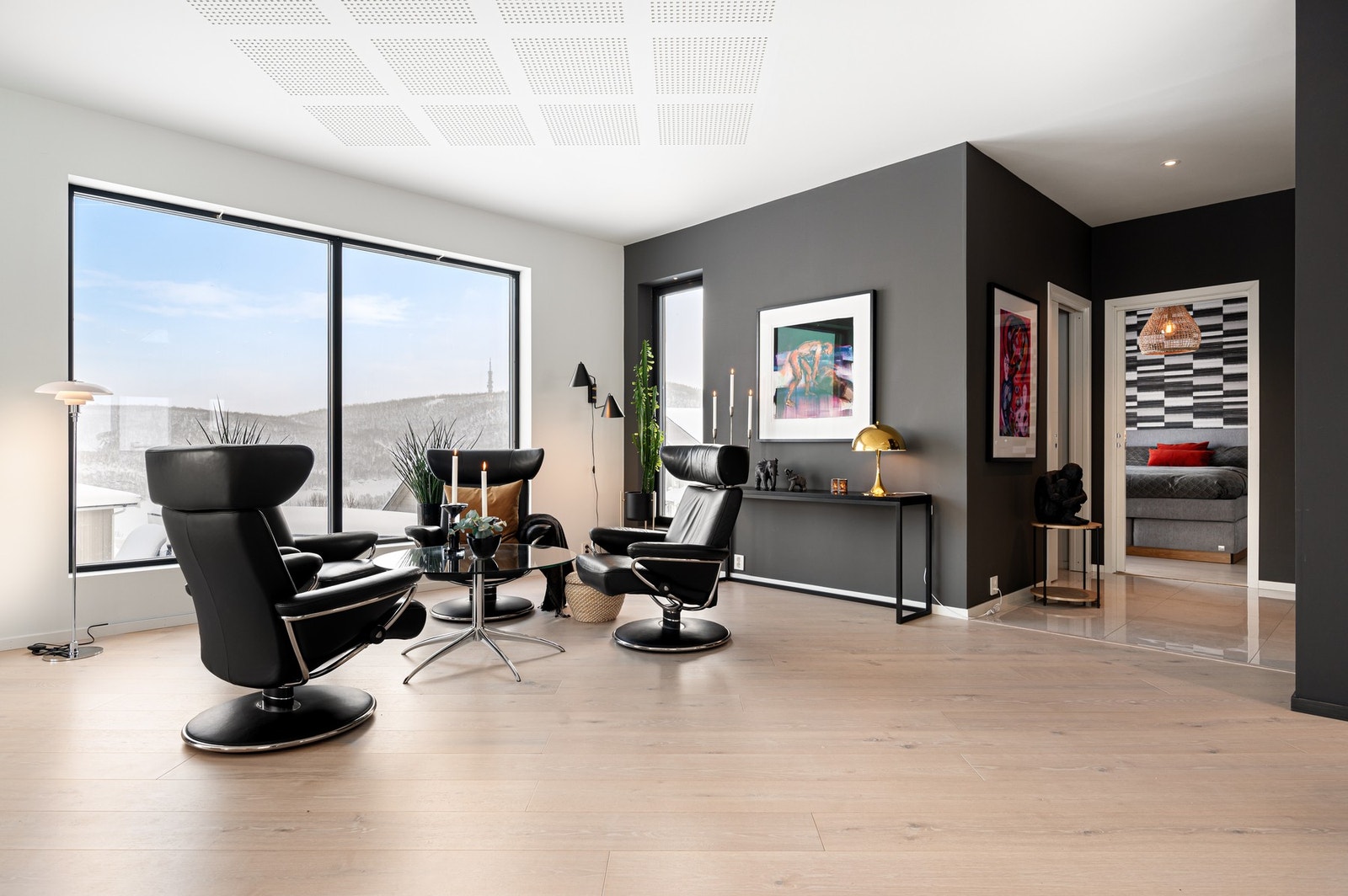 God plass i stua til en ekstra sittegruppe Galleribilde