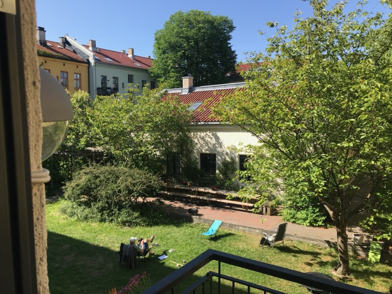 En meget sjarmerende 2-roms med god beliggenhet på Grunerløkka. Selgers private bilder. Galleribilde