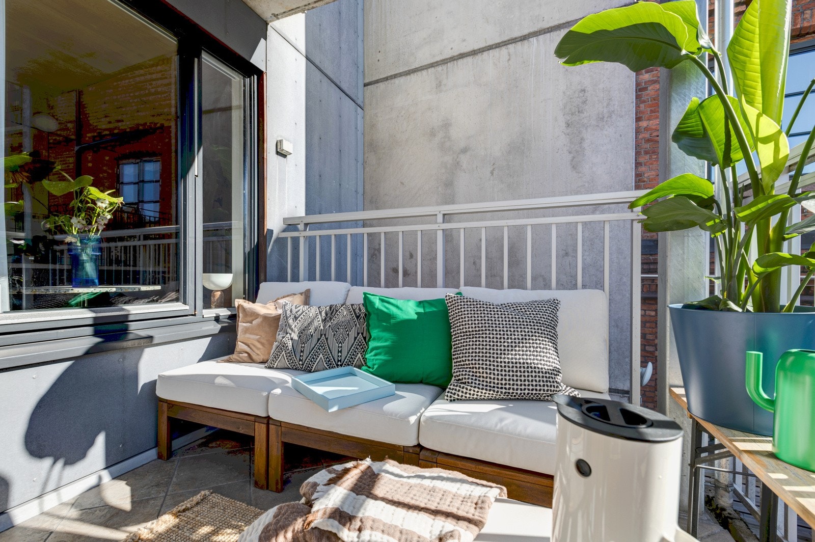 Da balkongen vender ut mot bakgården er du godt skjemet for trafikk og støy. Galleribilde