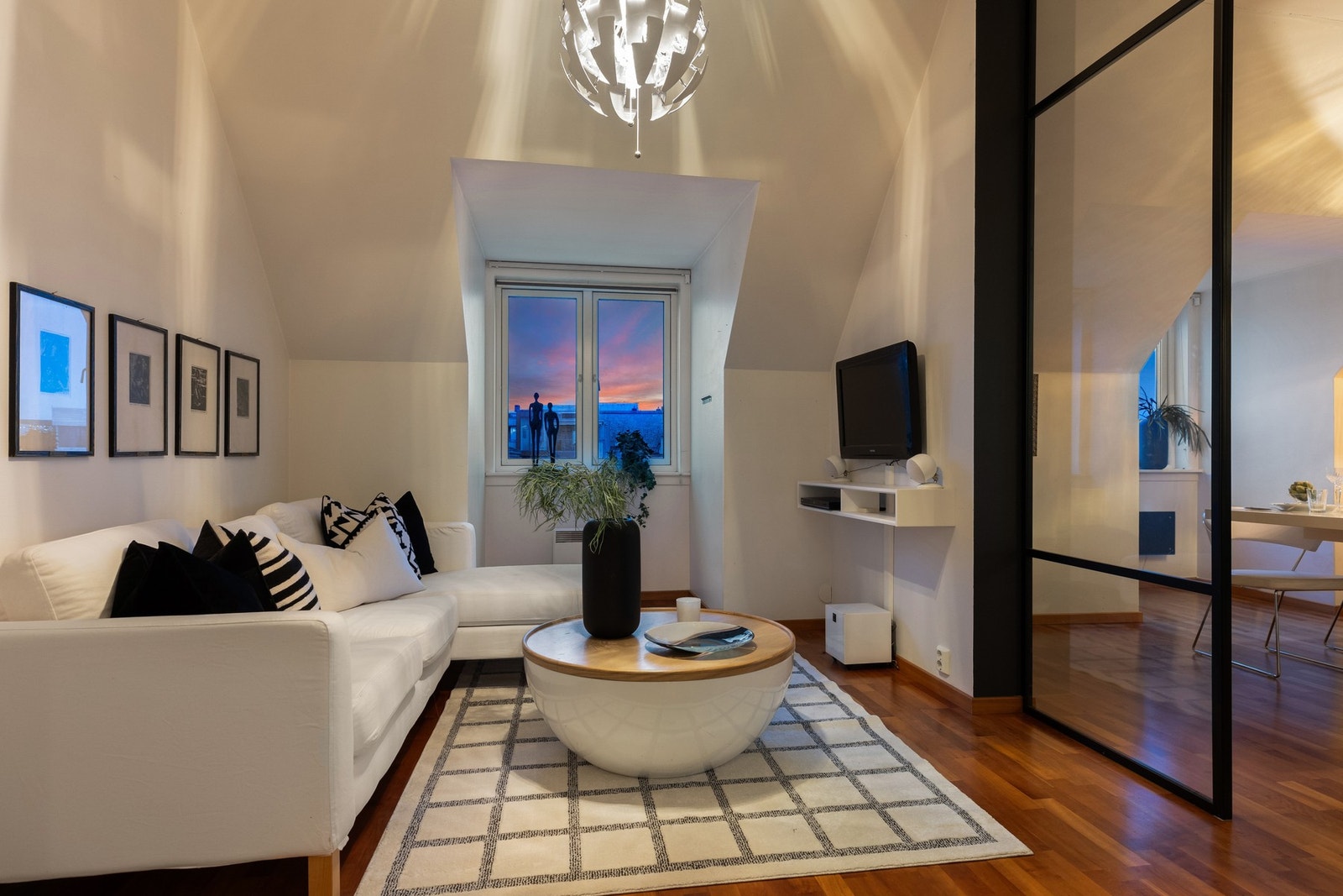 Koselig TV-stue, eller eventuelt et ekstra soverom hvis man har behov. Galleribilde