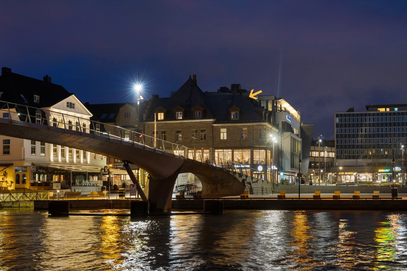 PrivatMegleren v/Caroline Skjerden Meyer har gleden av å presentere Stortorvet 1C! Galleribilde